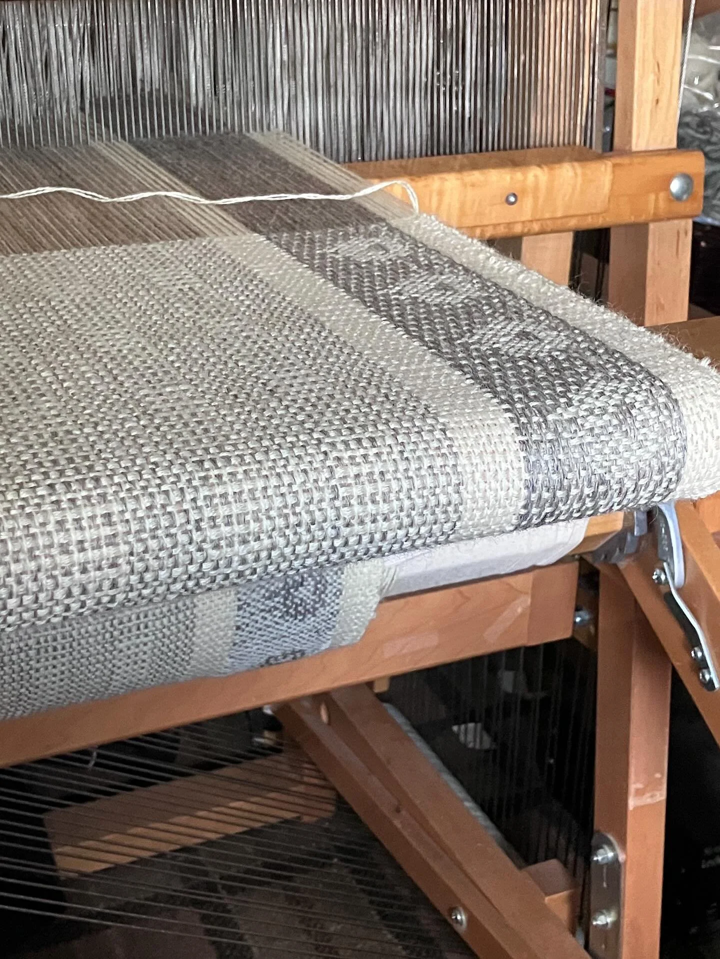 A new flock of baby blankets made with lovely undyed Cotswold wool from @tamarack_farms in Northumberland County, Ontario.
For more information about purchasing one of these adorable little lambs, contact @tamarack_farms 
.
.
#babyblanket #madeinonta