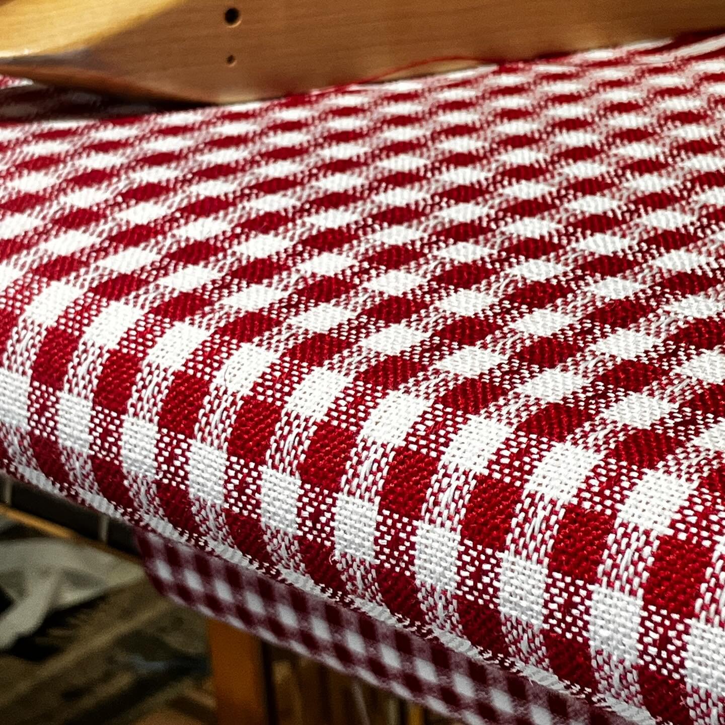 Weaving a classic red and white gingham in linen.
These tea towels are for a preorder, but I&rsquo;ll have a couple of extra for individual orders.
#gingham #redandwhite #teatowels