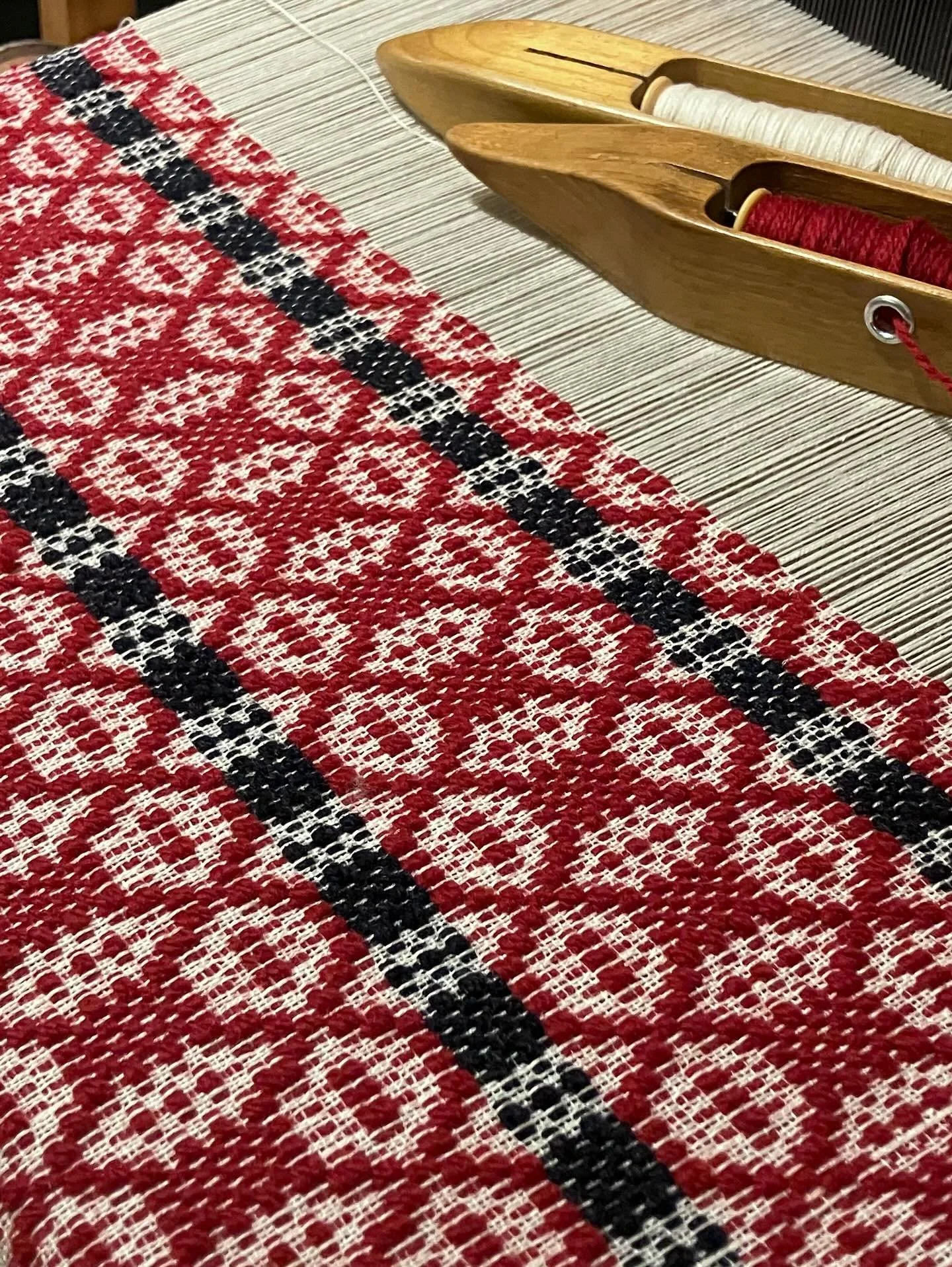 Week two of the Adult Weaving Program at the @gaeliccollege 
It&rsquo;s been two great weeks of sharing my love for Scottish Canadian textiles with the most amazing and enthusiastic weaving students imaginable.
I am so thankful for the opportunity to