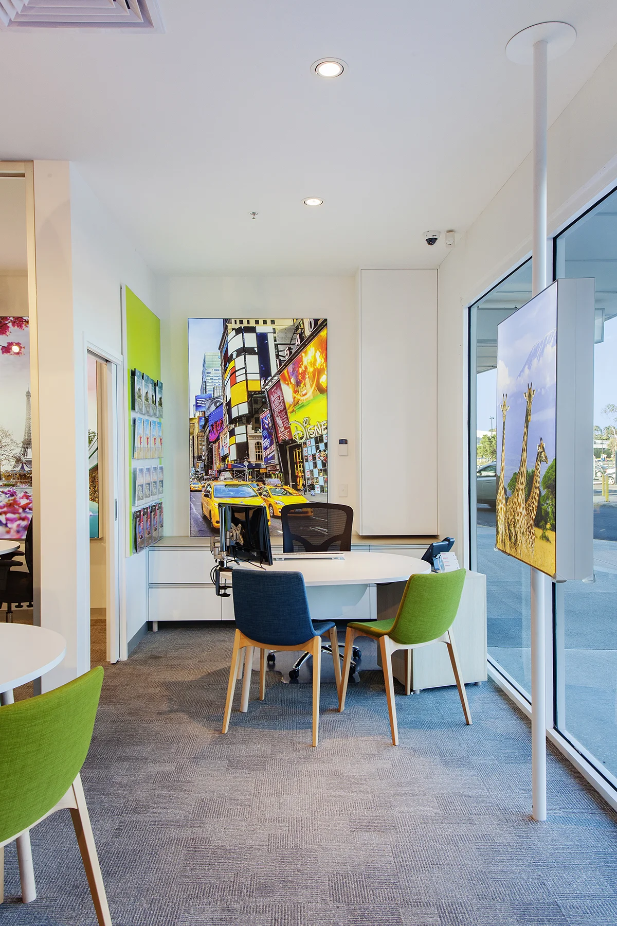 Helloworld_Waurn_Ponds_Office_FItout_3.jpg