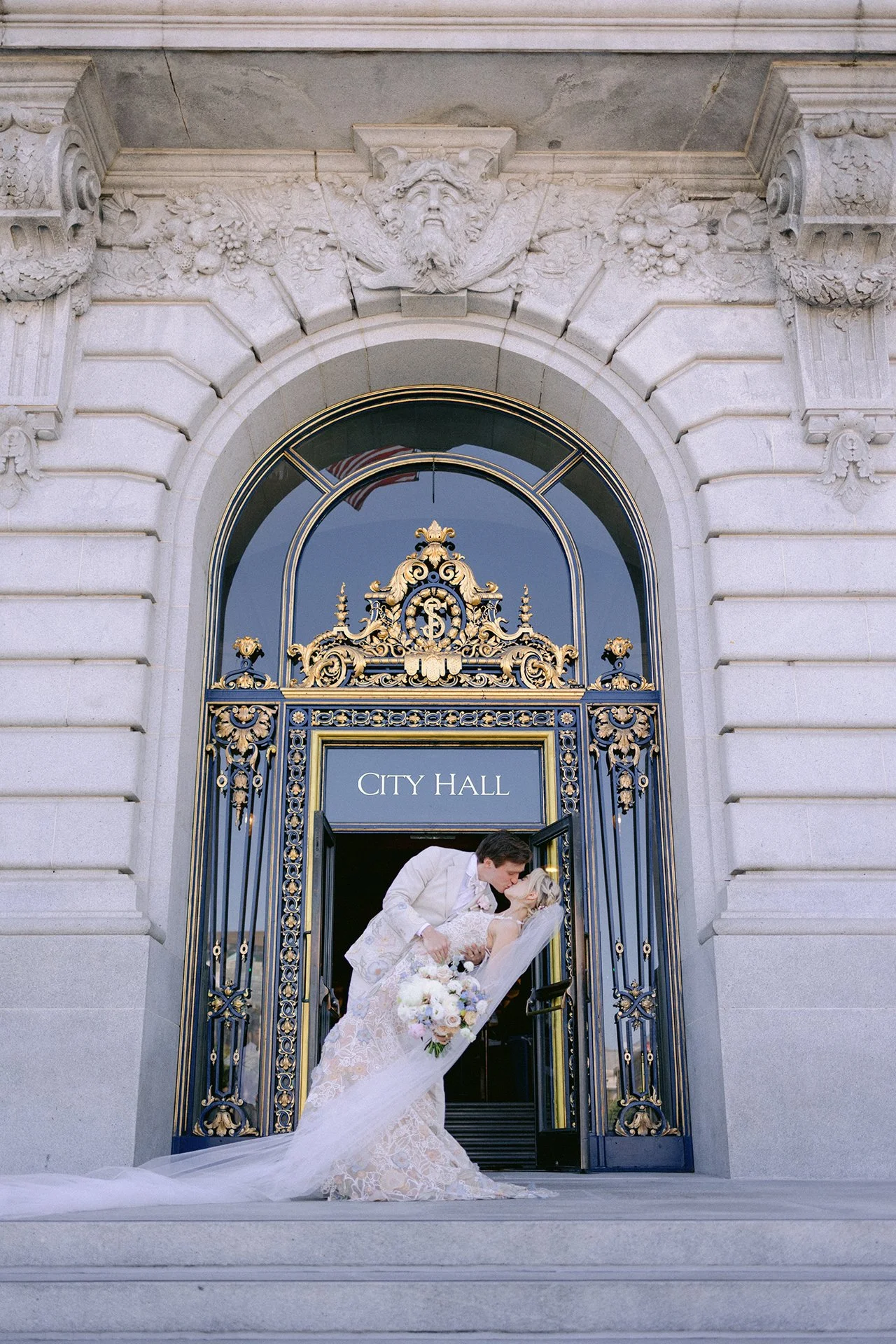 San_Francisco_City_Hall_Wedding_016.jpg