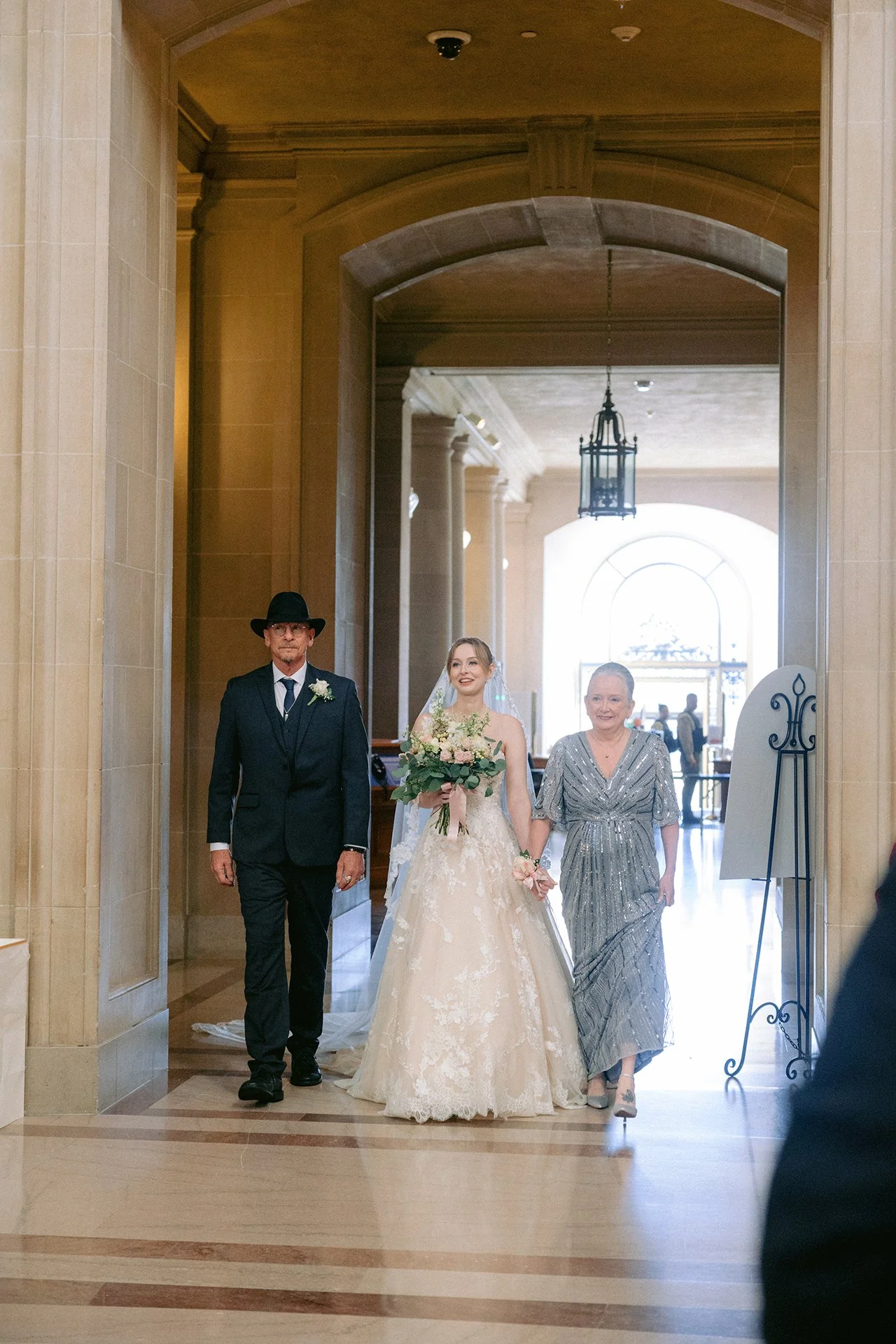 San_Francisco_City_Hall_Wedding_010.jpg