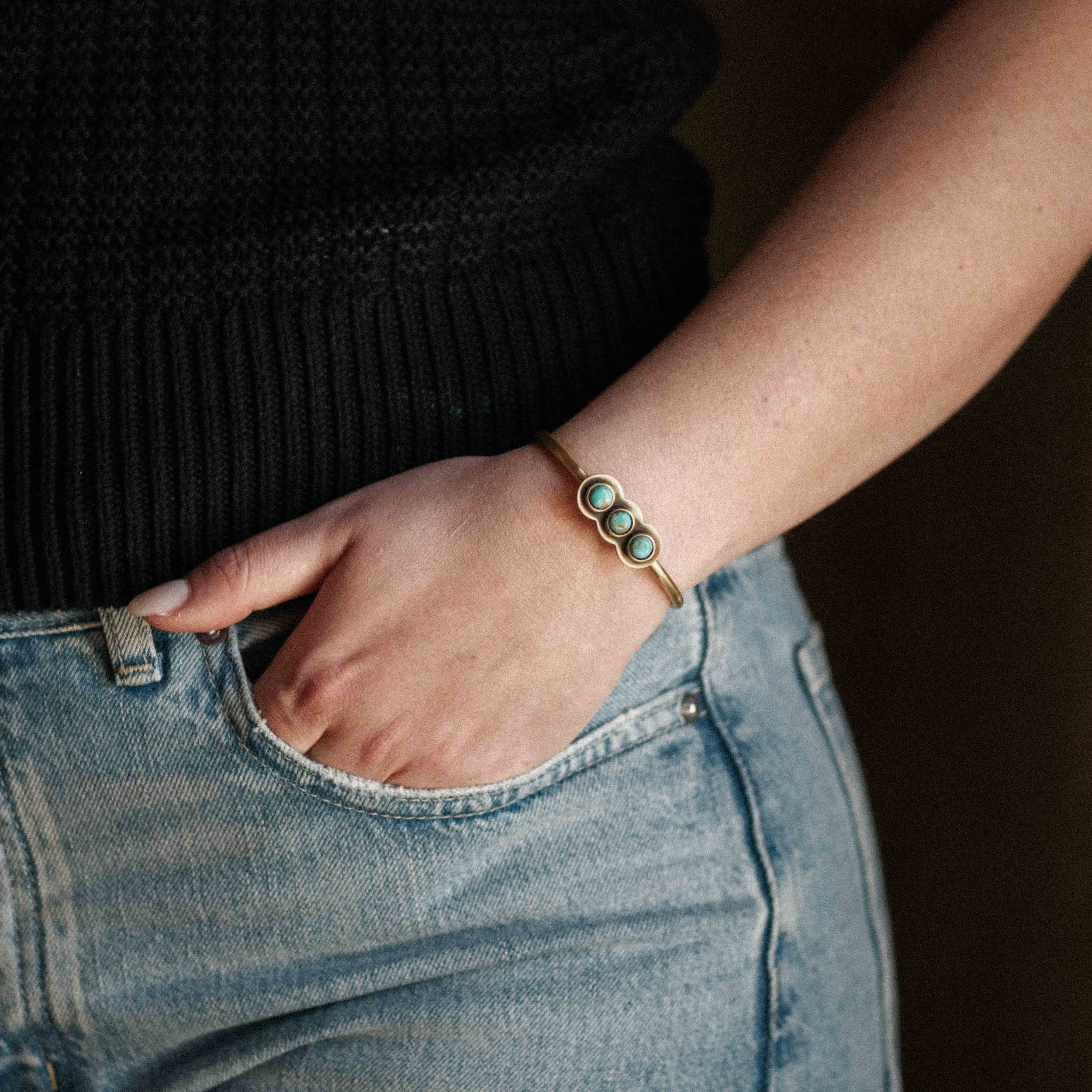 COMMONFORM_Modern Statement Gold Cuff Bracelet-36.jpg