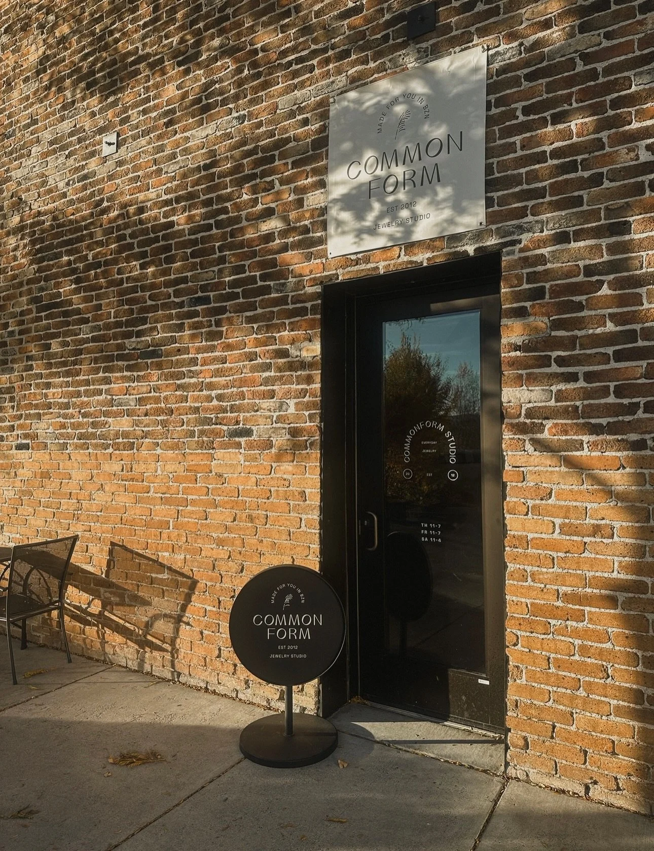 We&rsquo;re hiring ✨

Commonform is currently looking for a Production Technician + Showroom Associate to join our team part-time (20&ndash;30 hours/week).

We&rsquo;re looking for someone creative, dependable, detail-oriented, and excited to work in