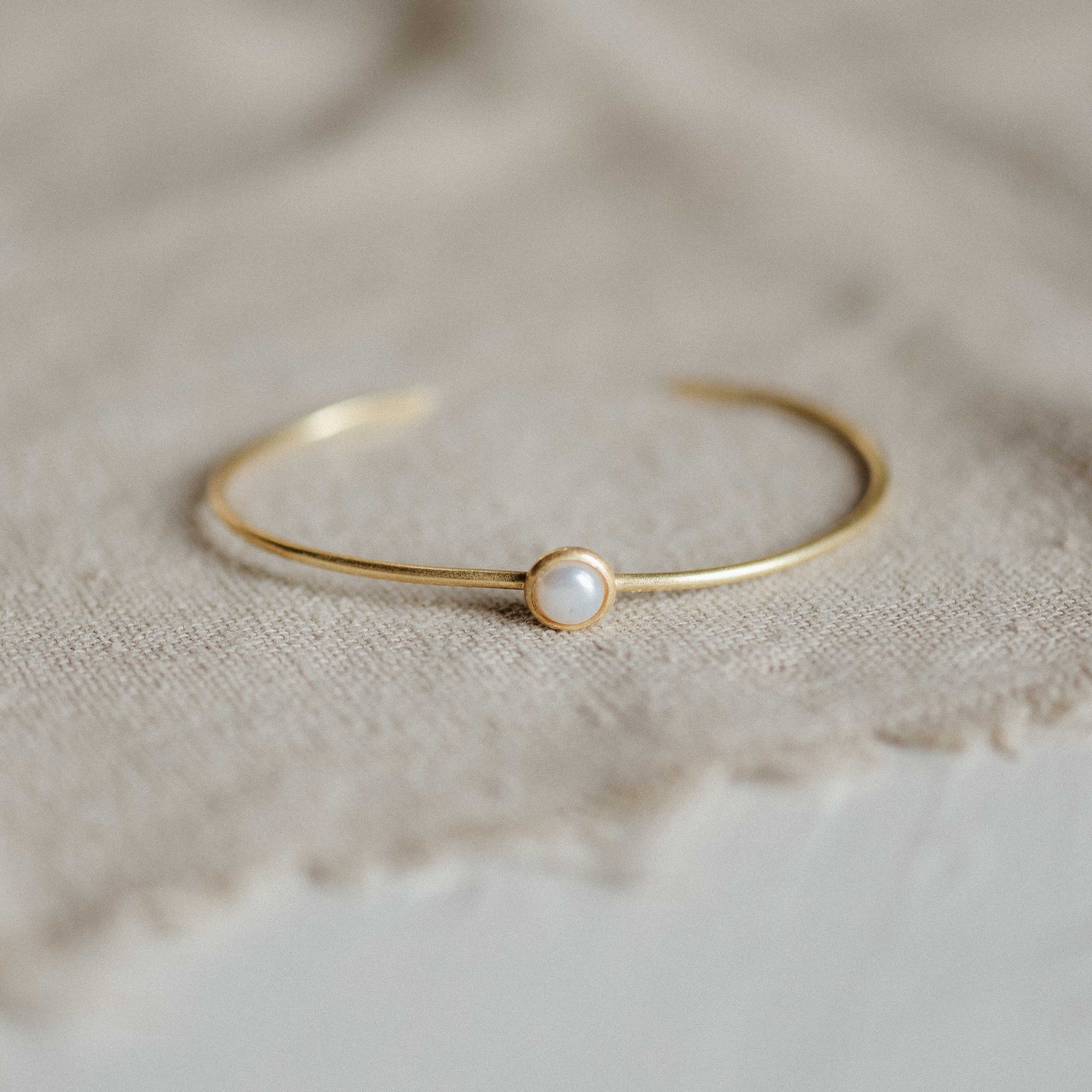 COMMONFORM_Gold Pearl Jewelry-11.jpg