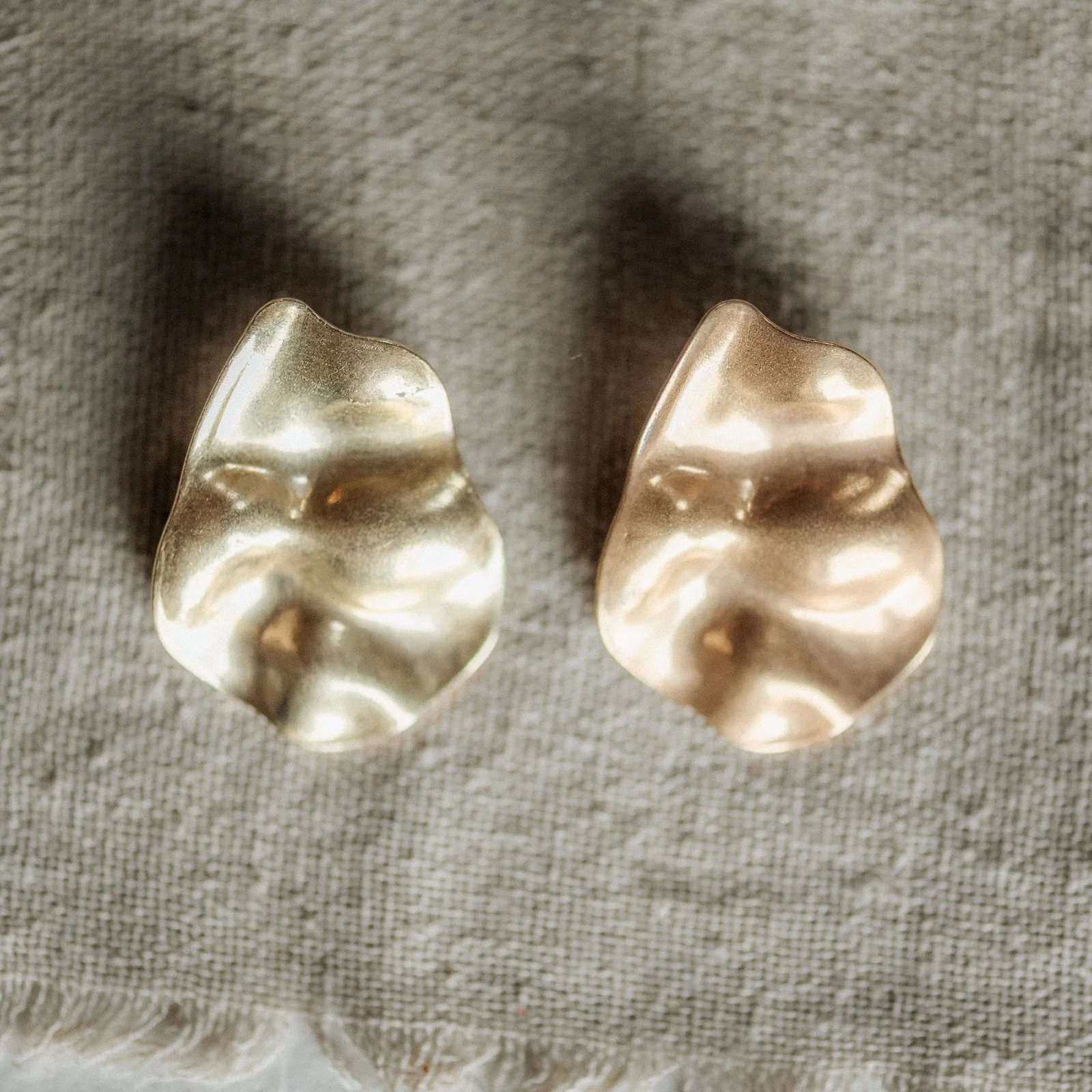 Baltic Studs_Gold vs Brass_Commonform-11.jpg