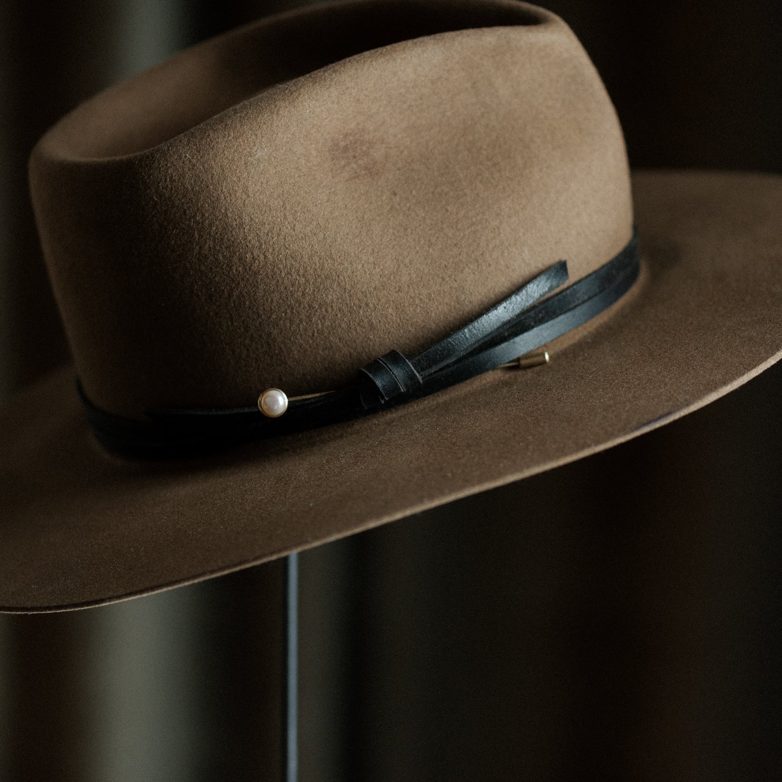 Hyalite Hat Pin_Pearl_3.5%22_Commonform-15.jpg
