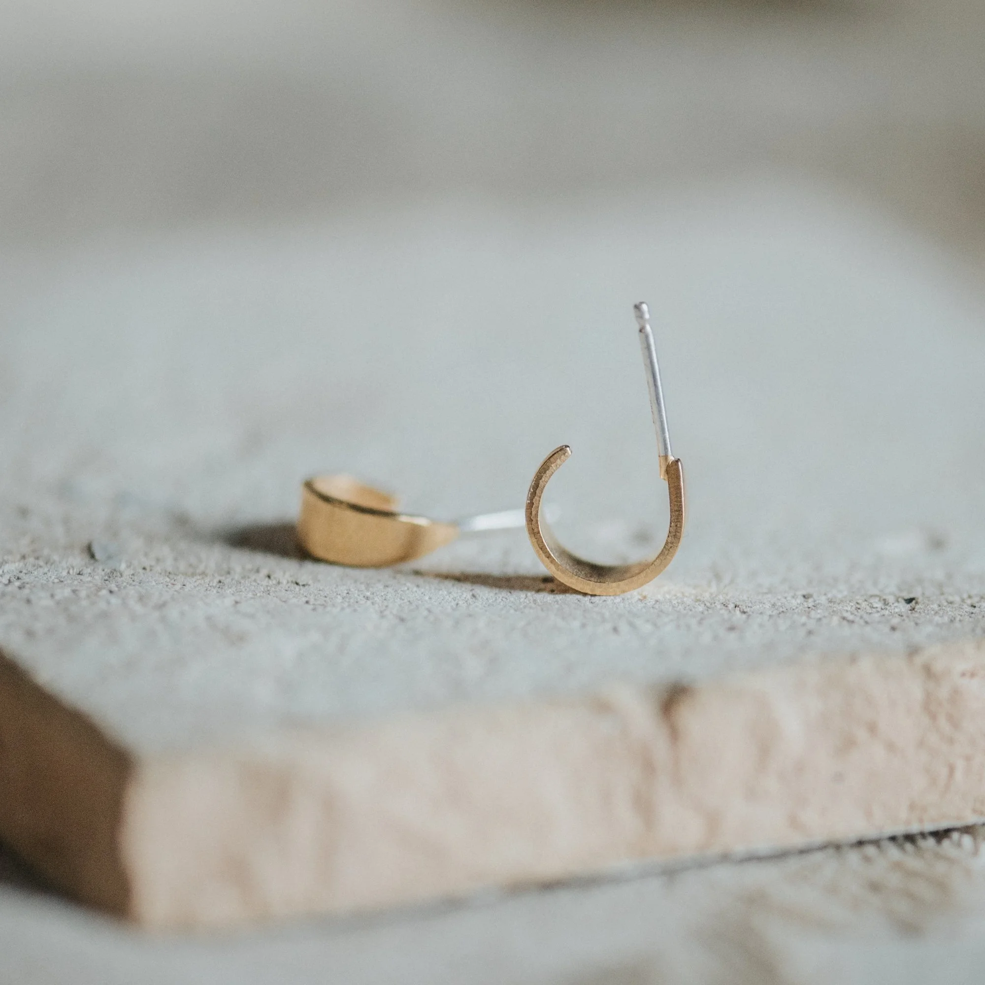 COMMONFORM_Minimalist gold jewelry-107.jpg
