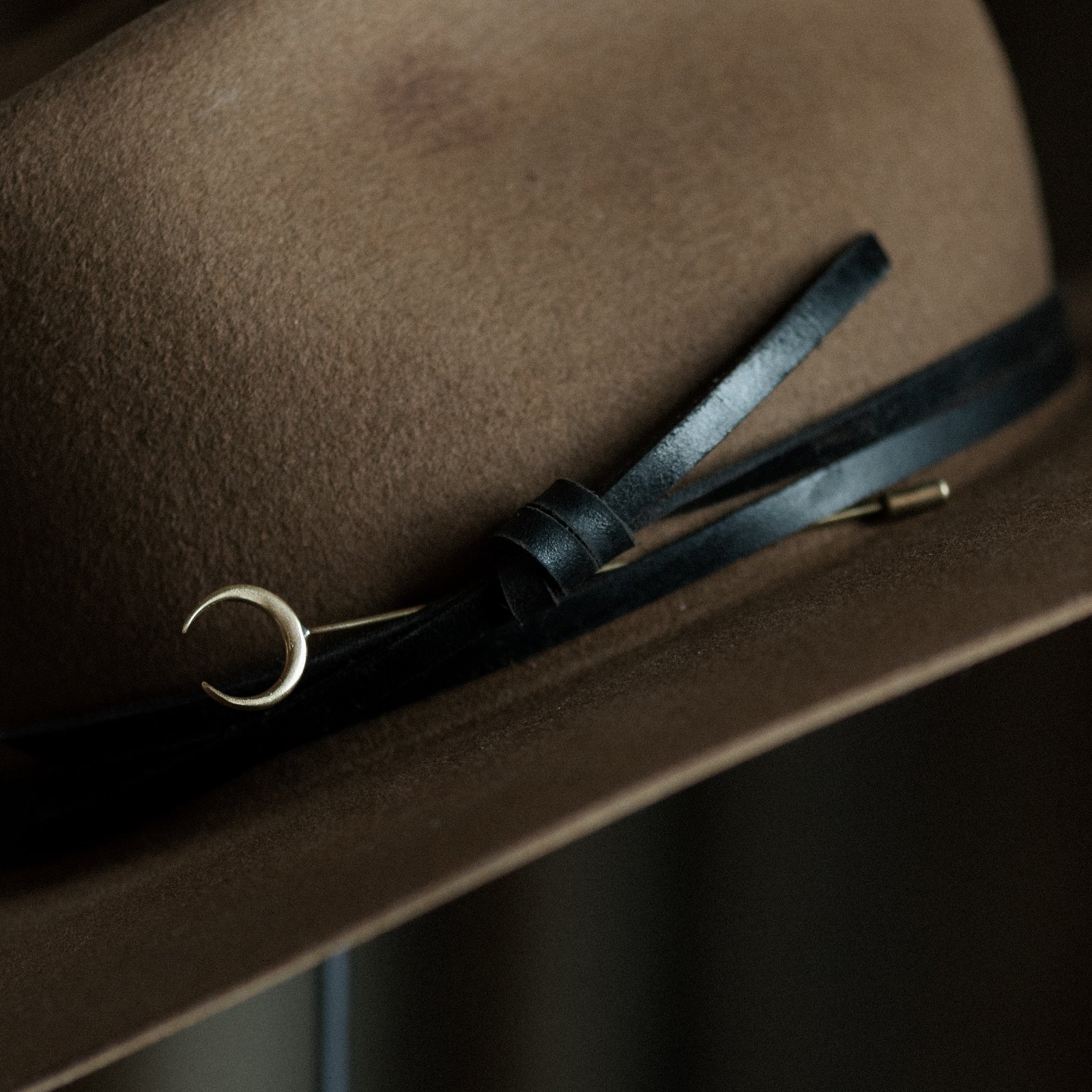 Naja Hat Pin_3.5%22_Commonform-2.jpg
