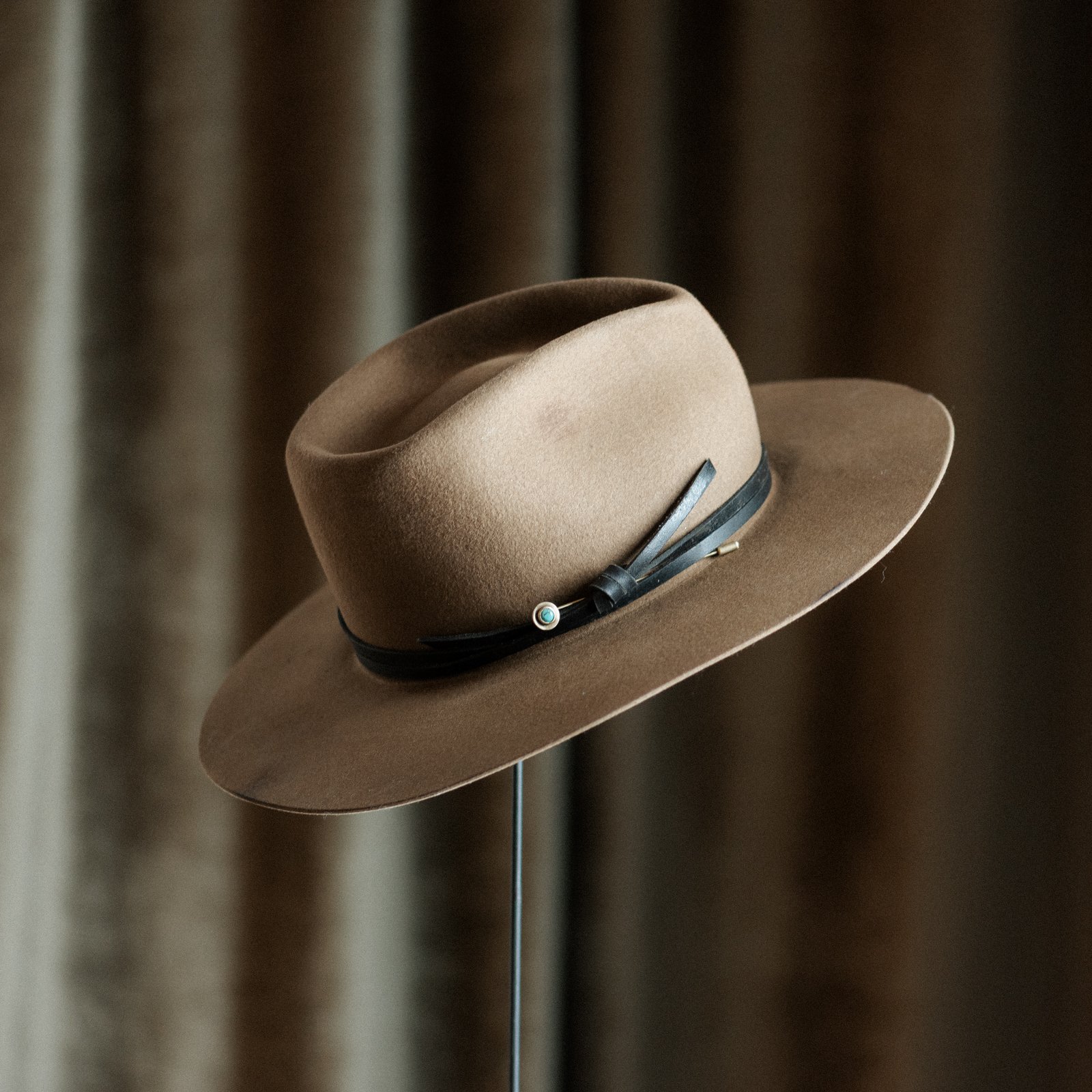 Gibbon Hat Pin_Turquoise_3.5%22_Commonform-29.jpg