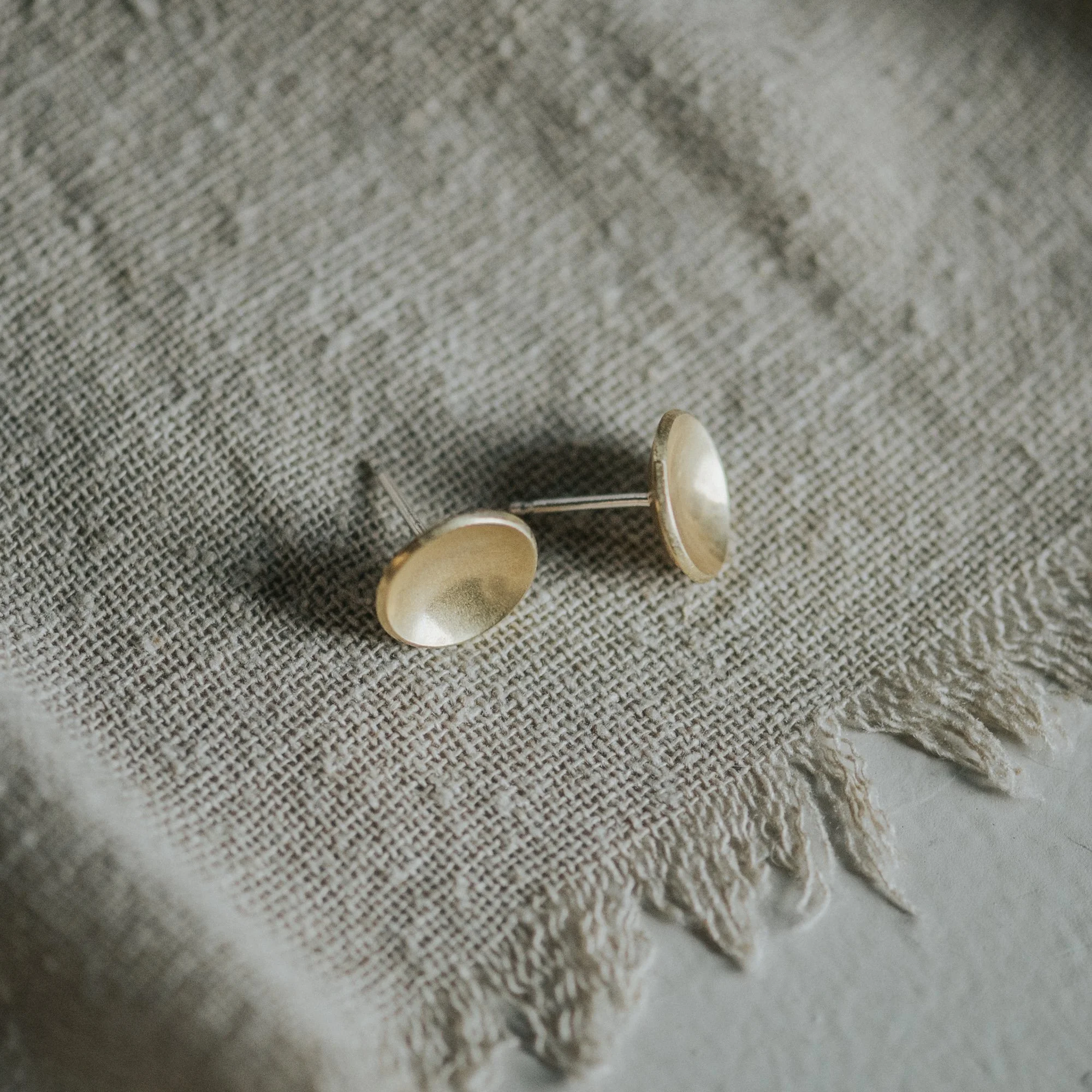 COMMONFORM_Minimalist gold jewelry-119.jpg