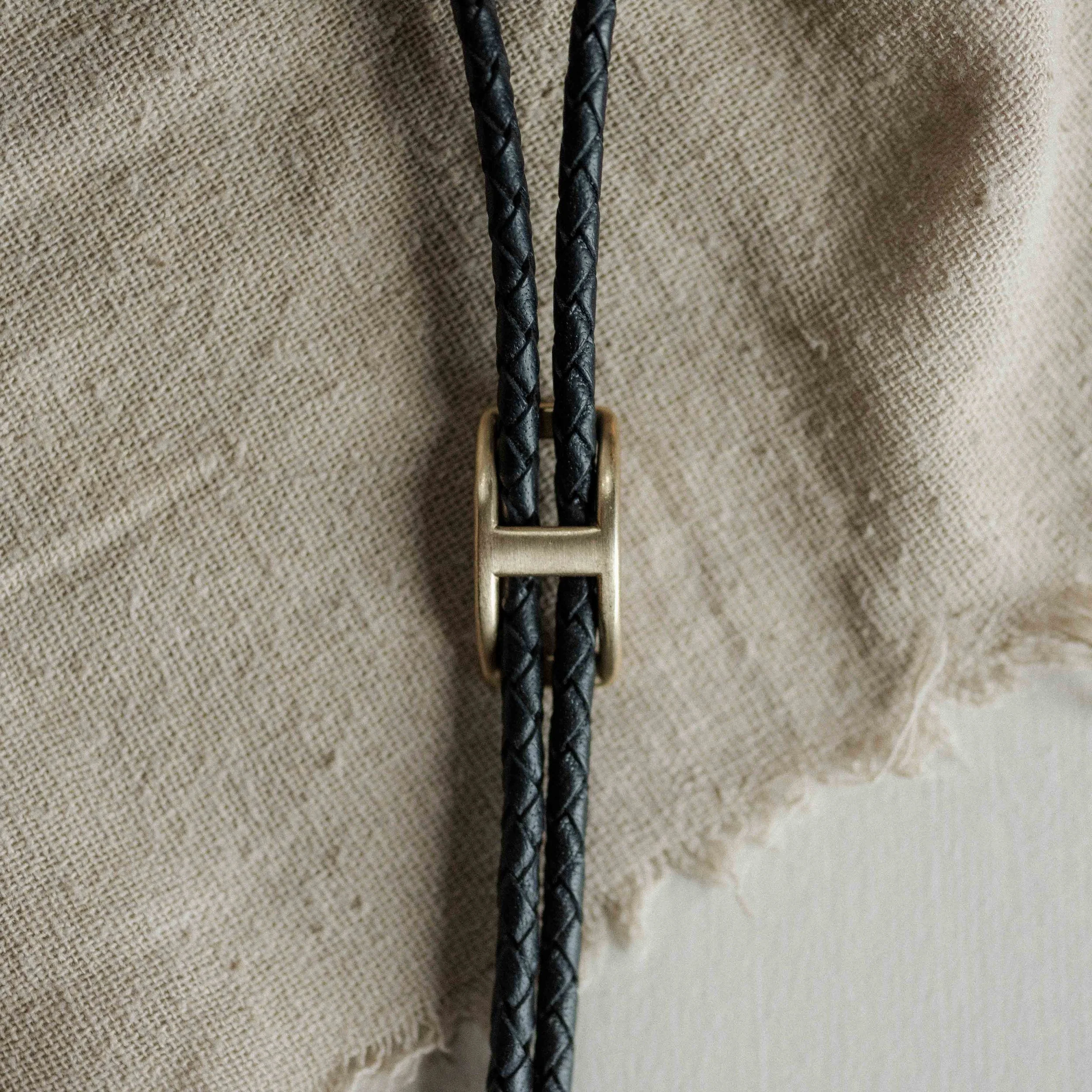 COMMONFORM_Gold Simple Bolo Necklace-120.jpg