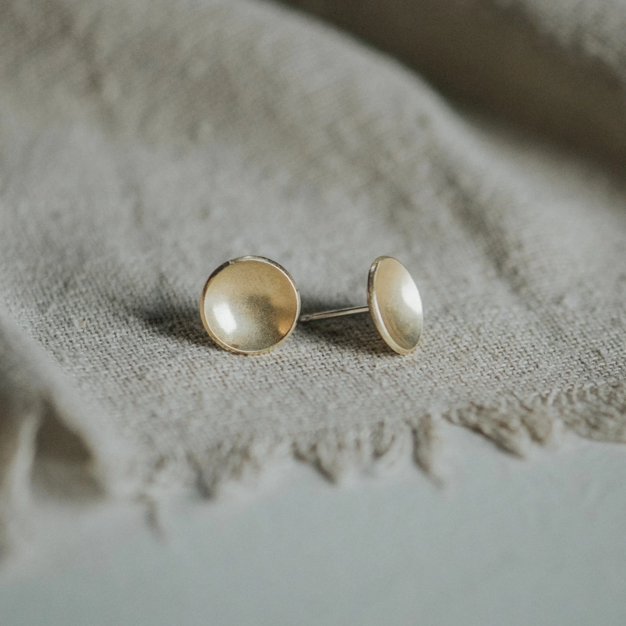 COMMONFORM_Minimalist gold jewelry-118.jpg