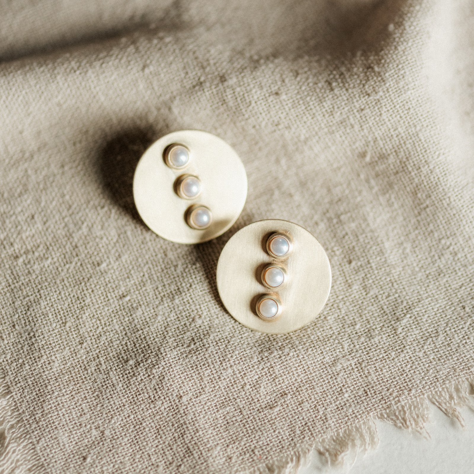 Gallatin Studs_Pearl_Brass_Commonform_UPDATED.jpg