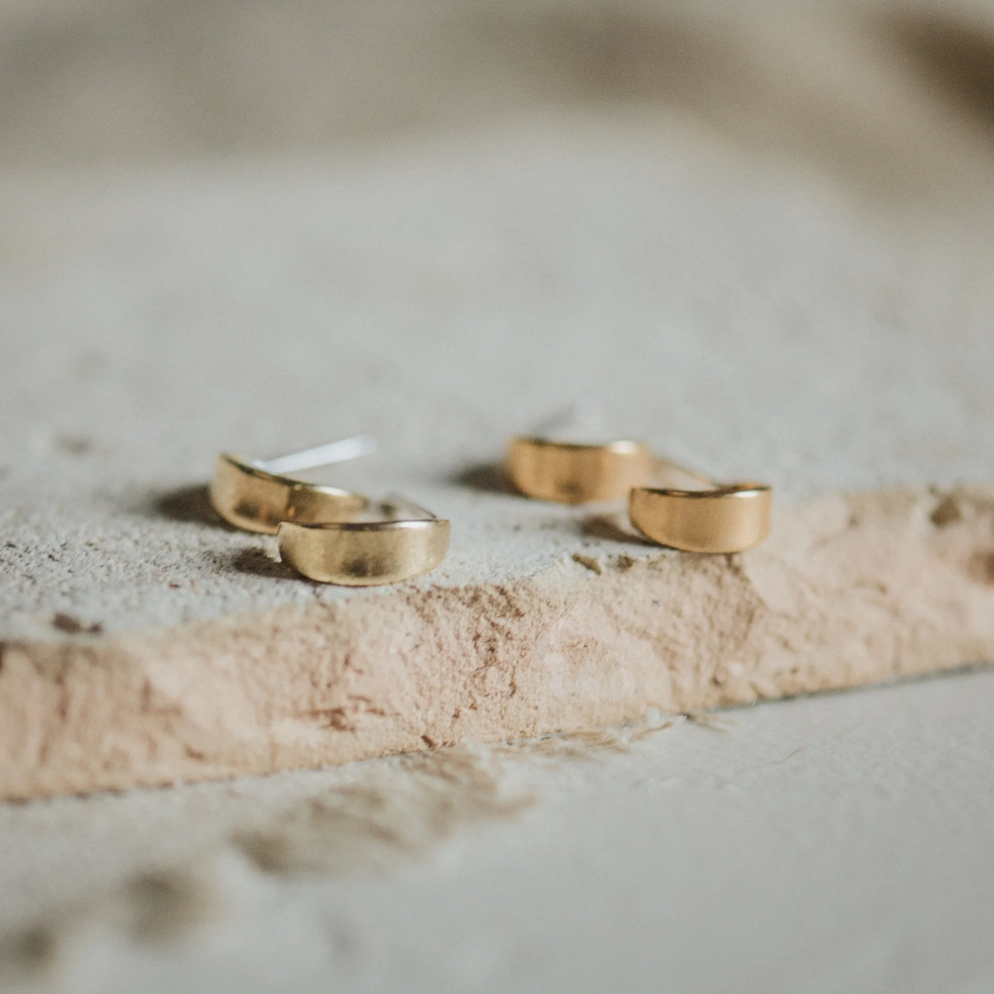 COMMONFORM_Minimalist gold jewelry-104.jpg