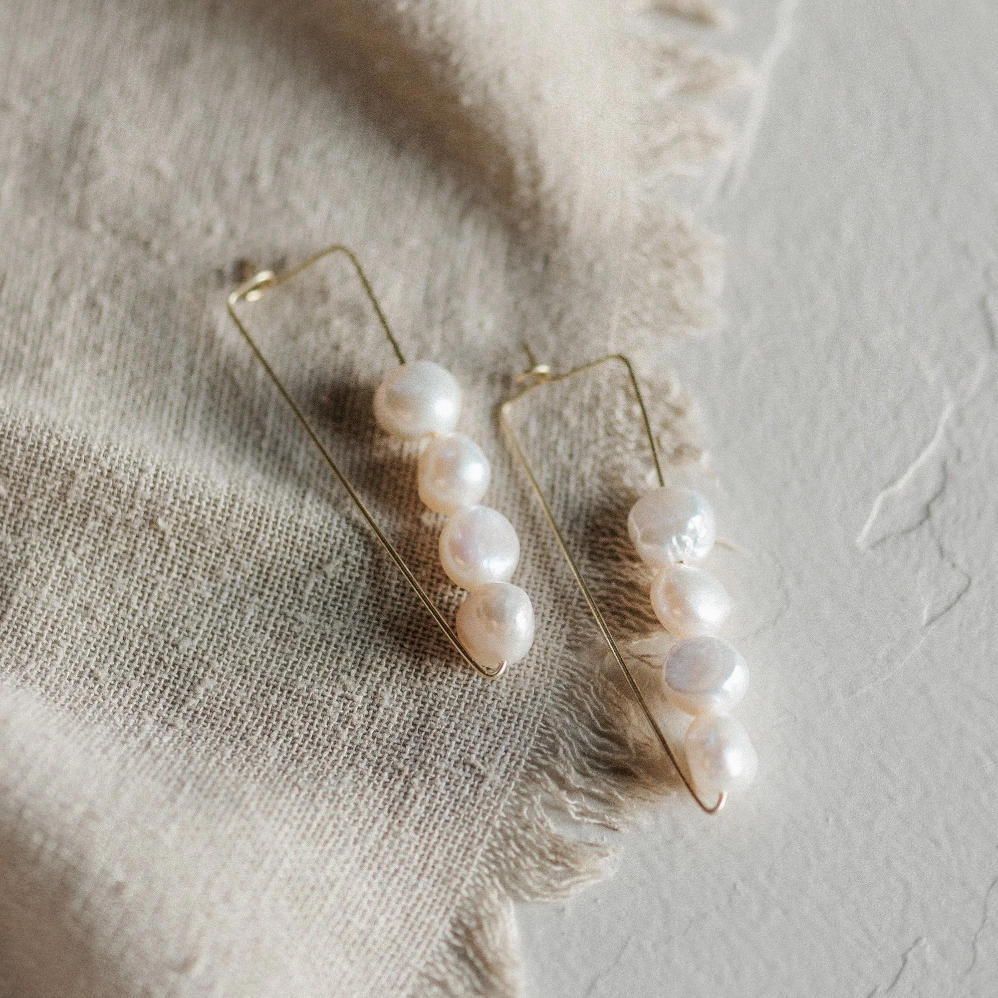 COMMONFORM_Modern Statement Gold Jewelry-93.jpg