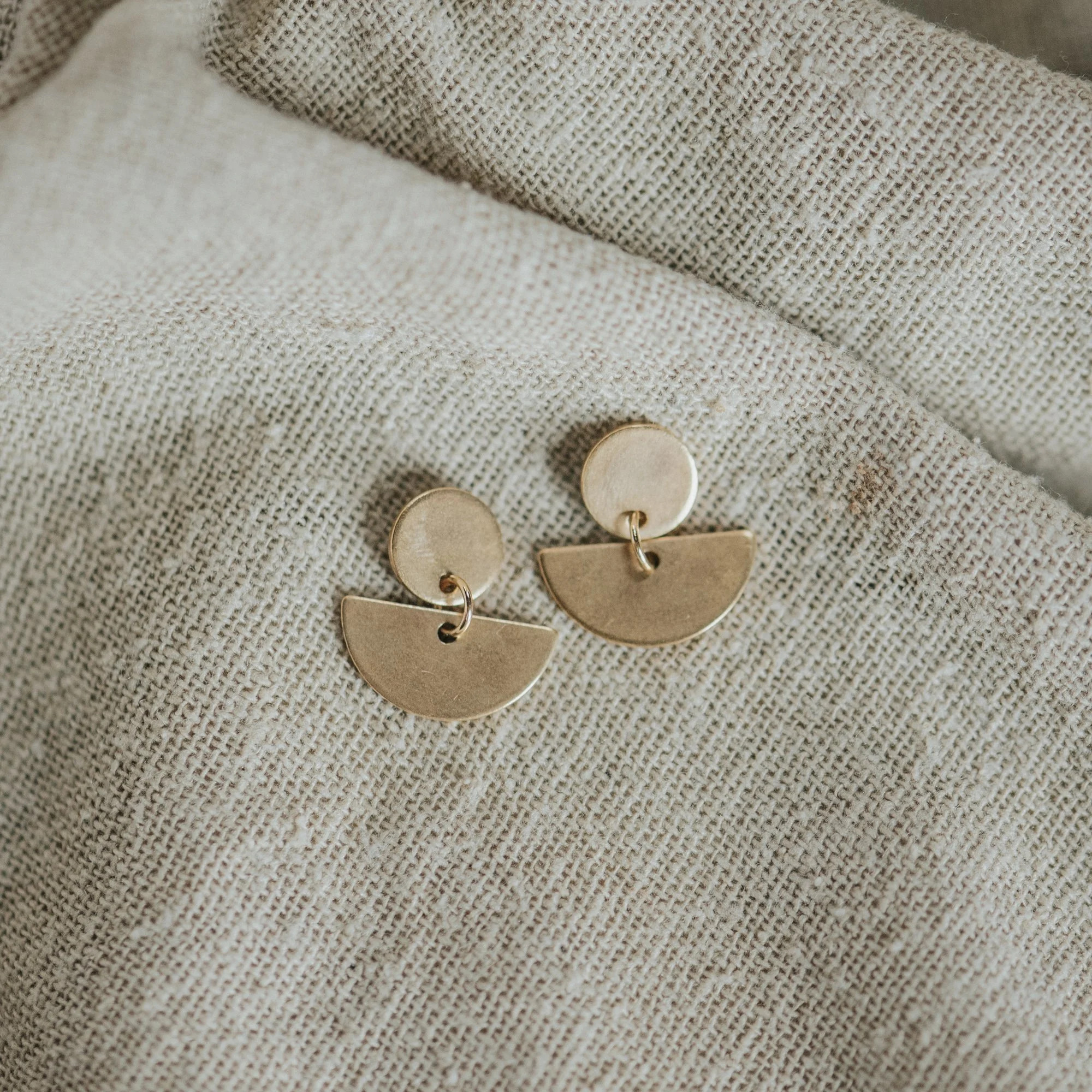 COMMONFORM_Modern Statement Gold Jewelry-200.jpg