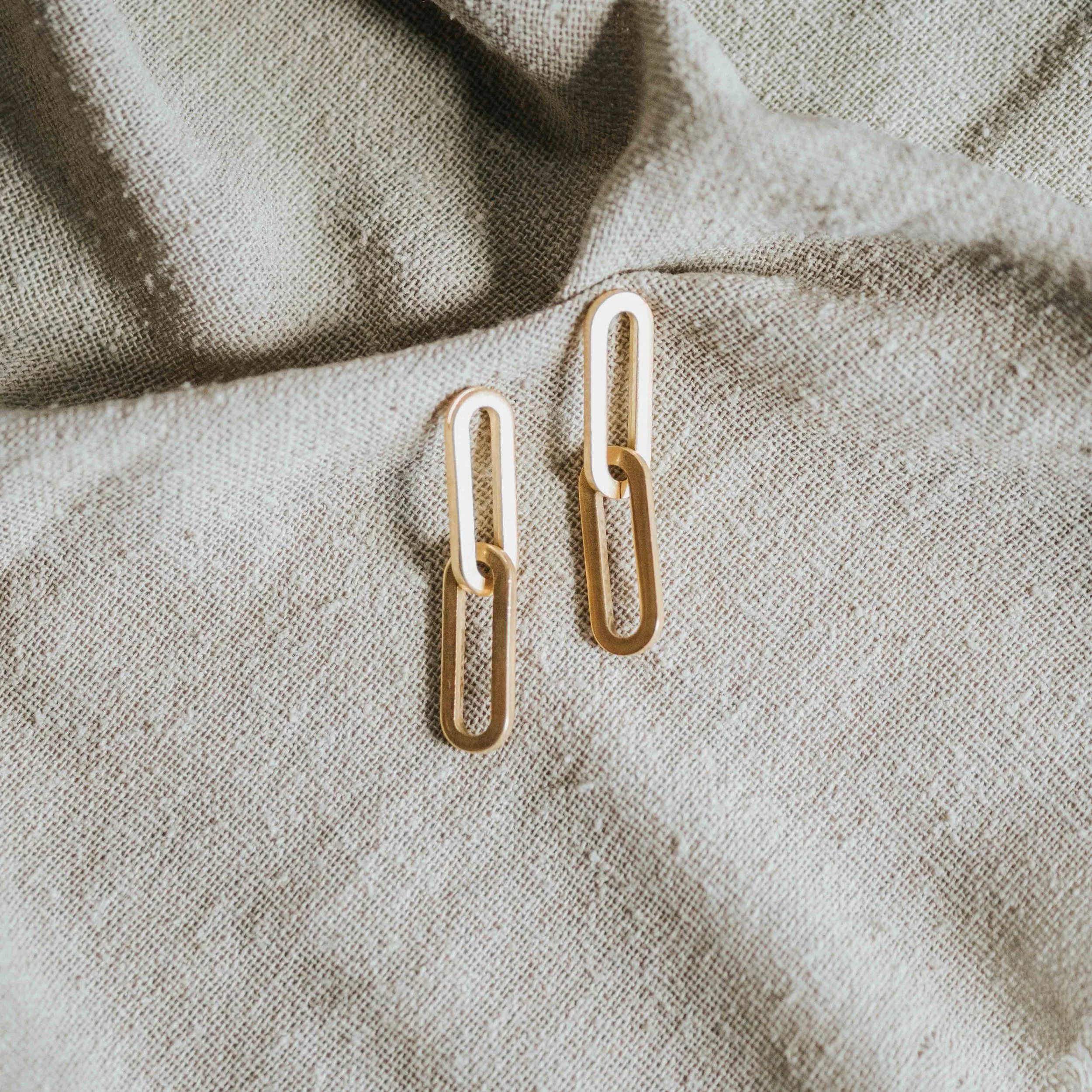 COMMONFORM_Gold Chain Link Earrings-41.jpg