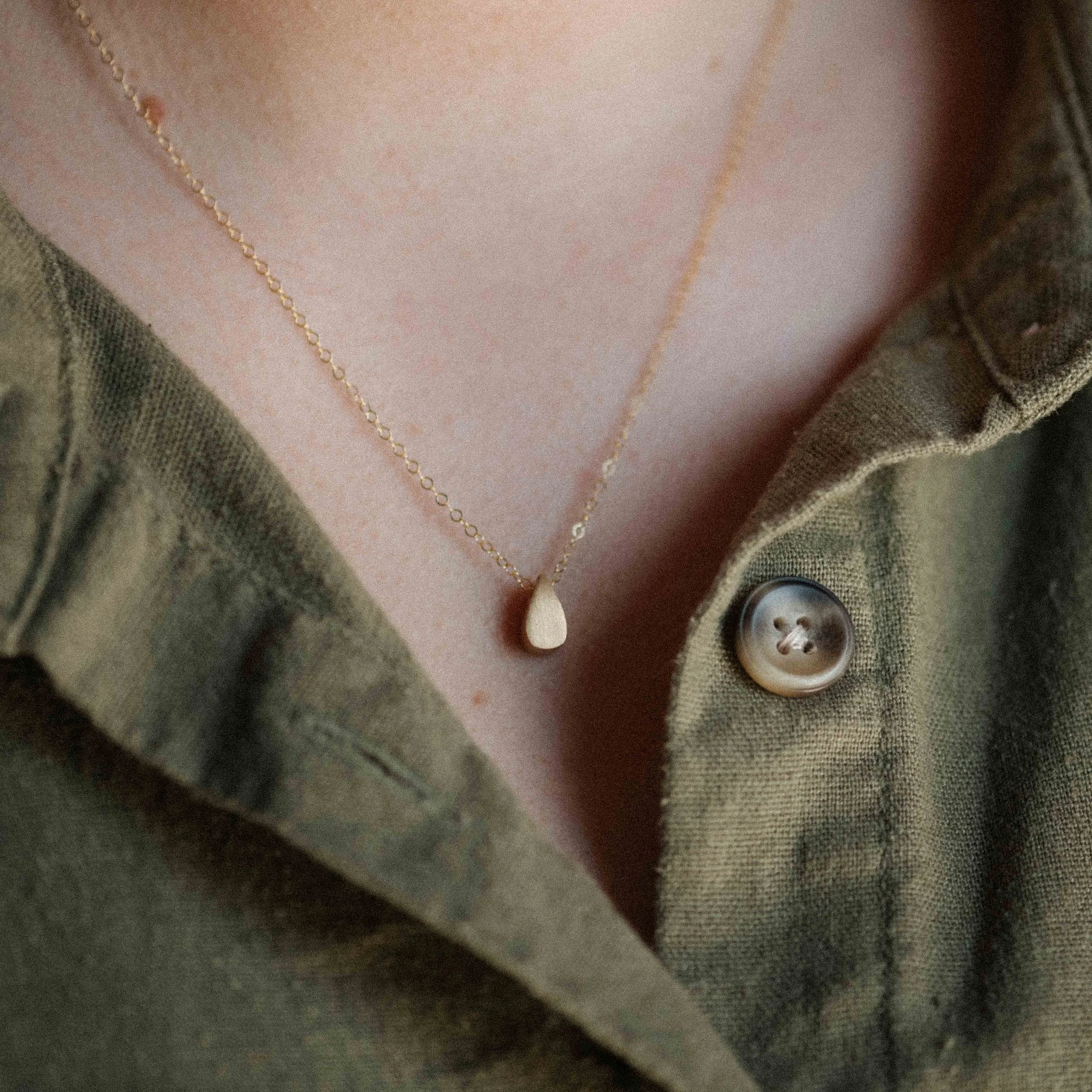 COMMONFORM_Modern Statement Gold Necklace-63.jpg