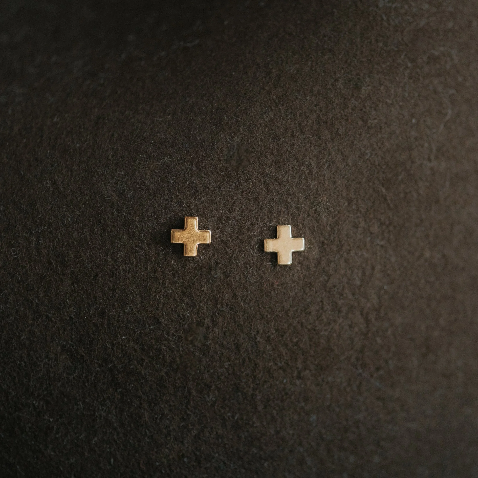 COMMONFORM_Gold Hat Pin-219.jpg