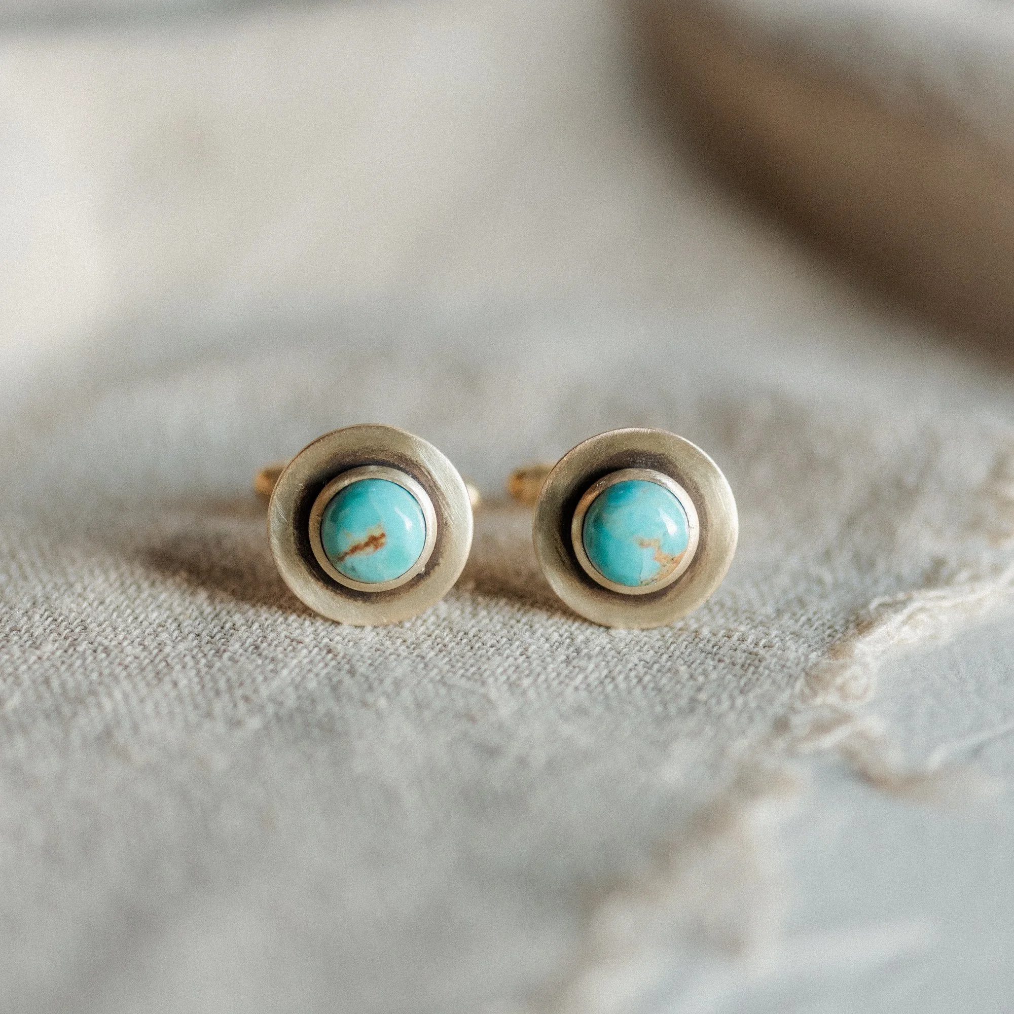 COMMONFORM_Cuff links modern gold turquoise pearl-68.jpg