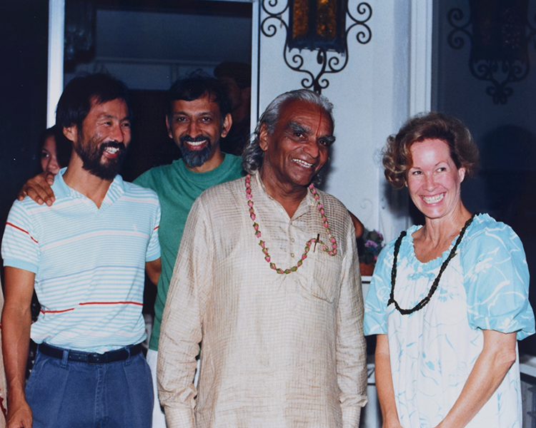 Glenn, Ramanand, Iyengar with Penney Sing who hosted guruji, his entourage and the luau at her home