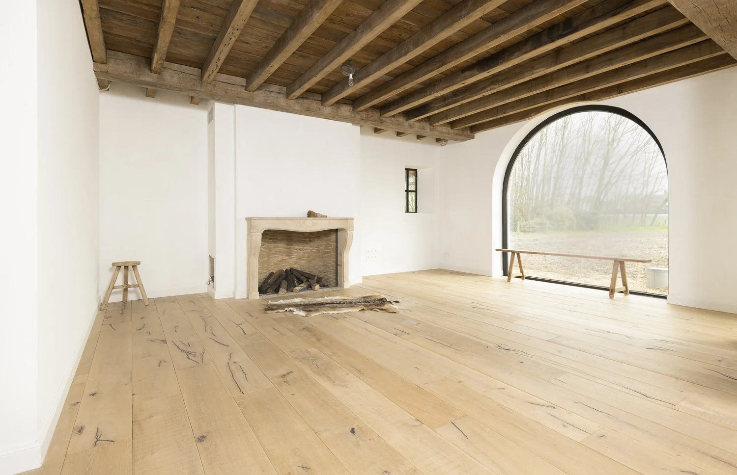 Authentieke plankenvloer in landelijke Villa