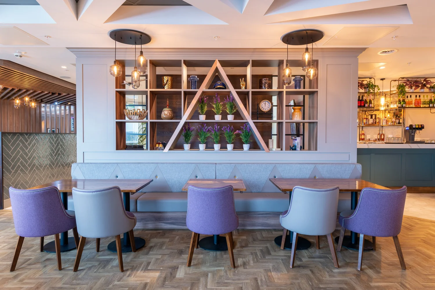 Complete Guide to Edinburgh Airport Lounges LoungePair