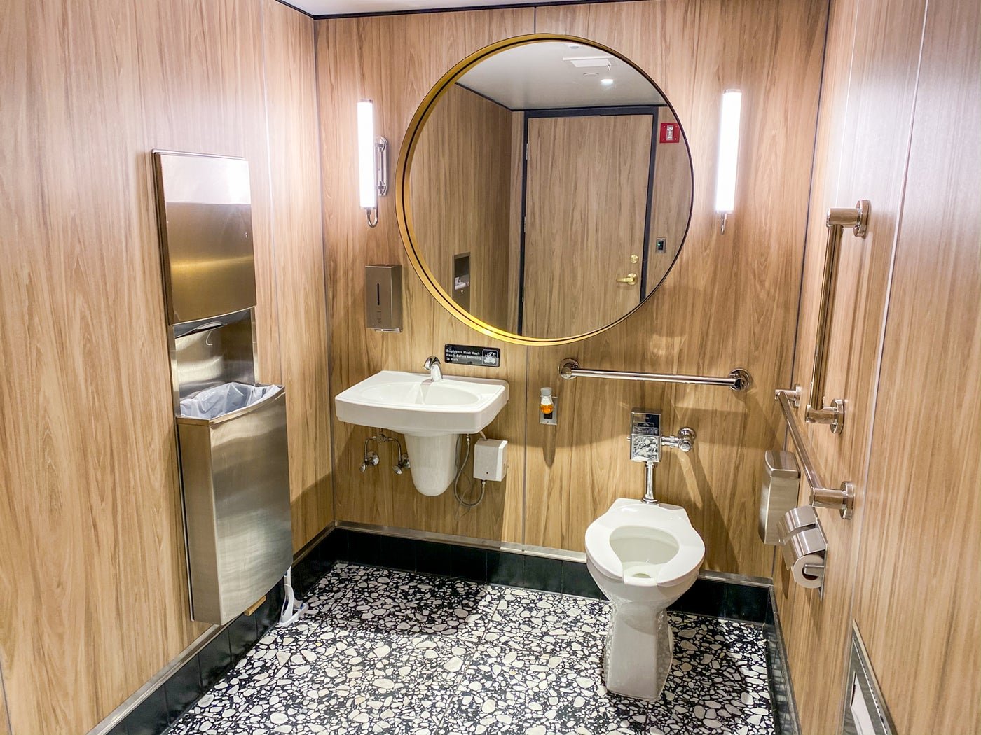 Complete Guide to the Primeclass Lounge JFK LoungePair