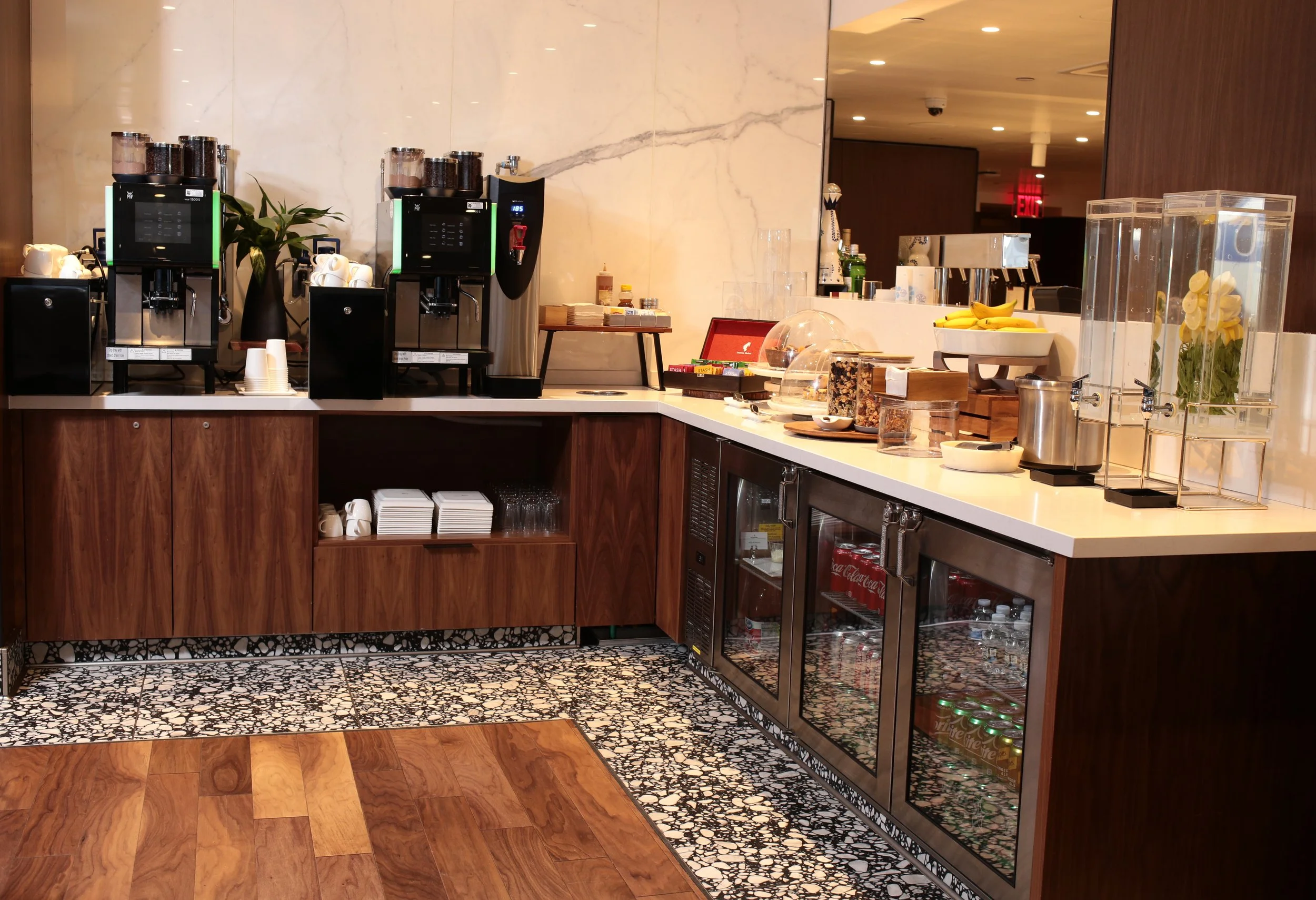 Complete Guide to the Primeclass Lounge JFK LoungePair