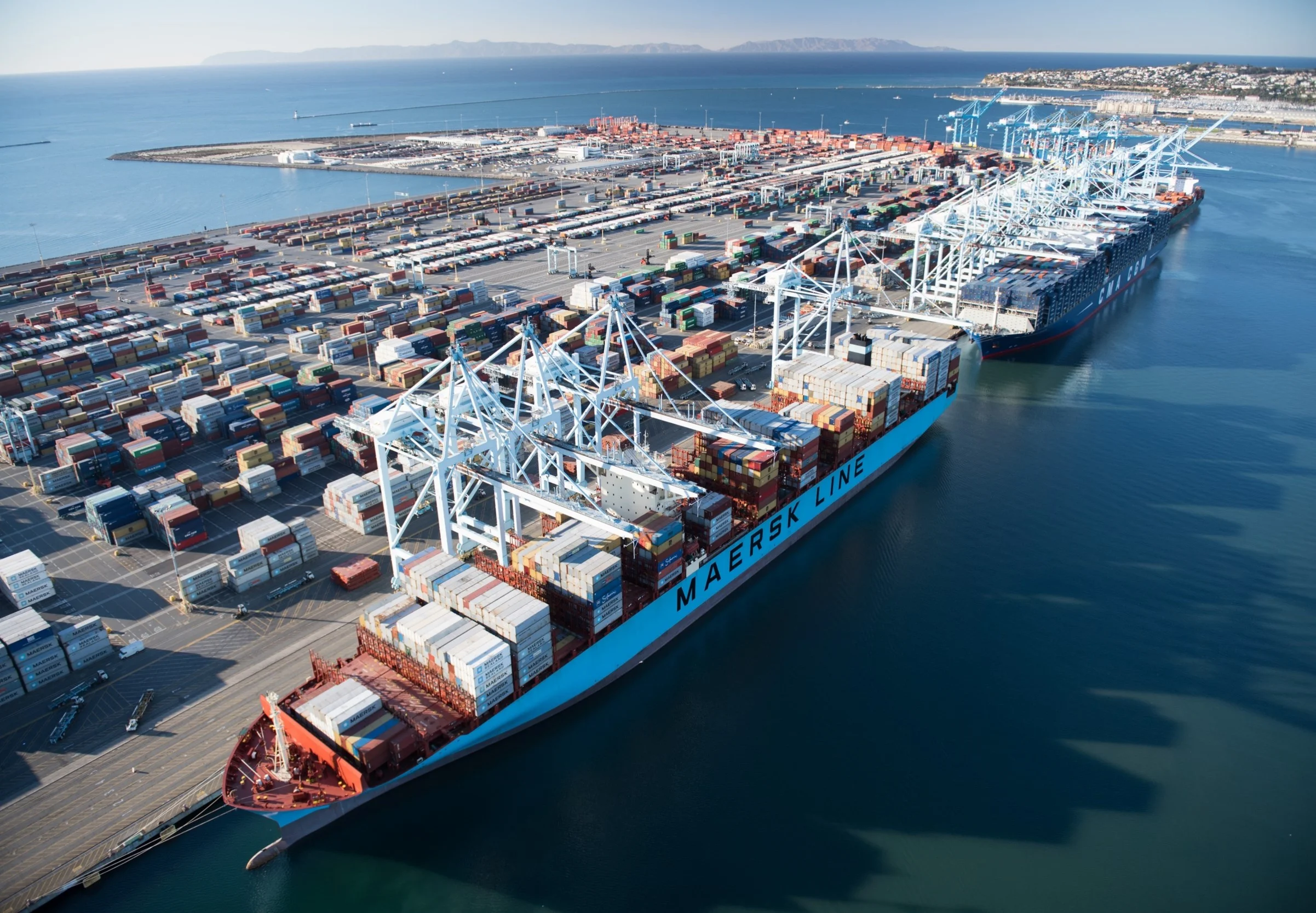 APMT.2.big.ships.jpg