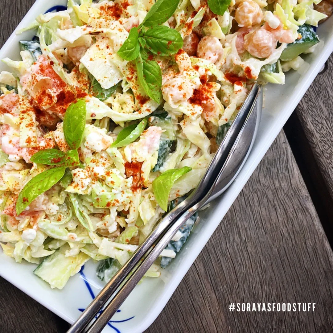 Røget laksesalat med kikærter og hytteost