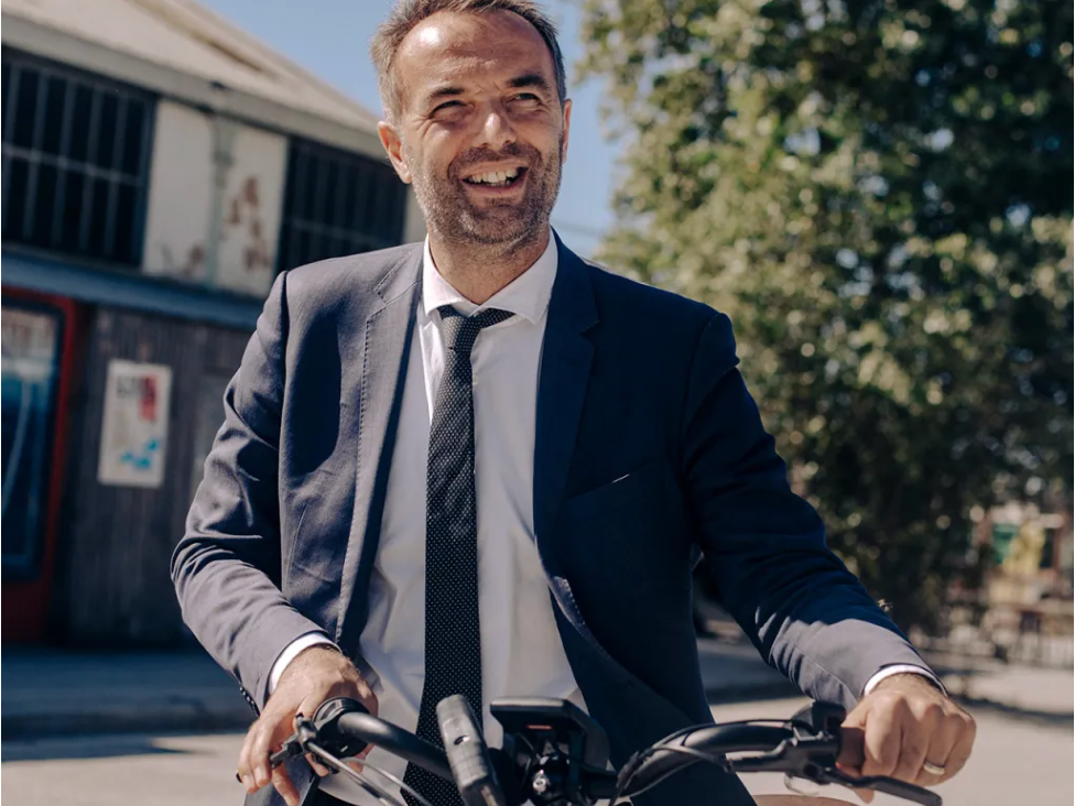 MONOCLE: ON THE MOVE