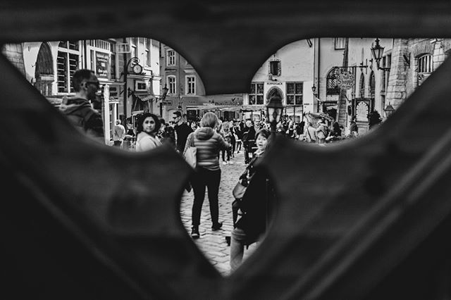 Street photography 
#streetphotography #Tallinn #oldtown #hansa #streetart #blackandwhite #bw #peoplewatching #visittallinn #visitestonia #estonia #oldhansa #instablackandwhite #touristattractions #travelphotography #bardalphoto