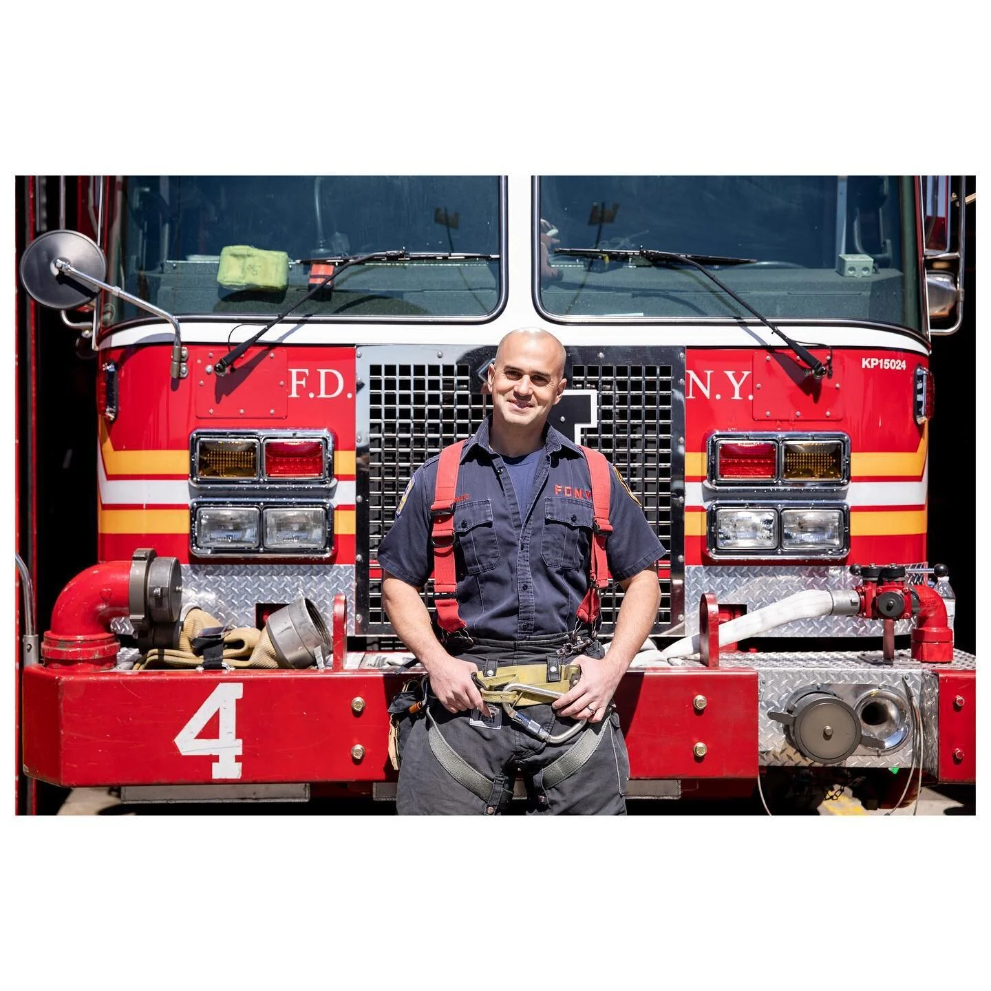 Essential workers during the pandemic in New York City shot for Downtown Alliance 
*
*
*
*
*
Commissioned by AP Images #essentialworkers #pandemic #newyork #downtownalliance  @downtownnyc