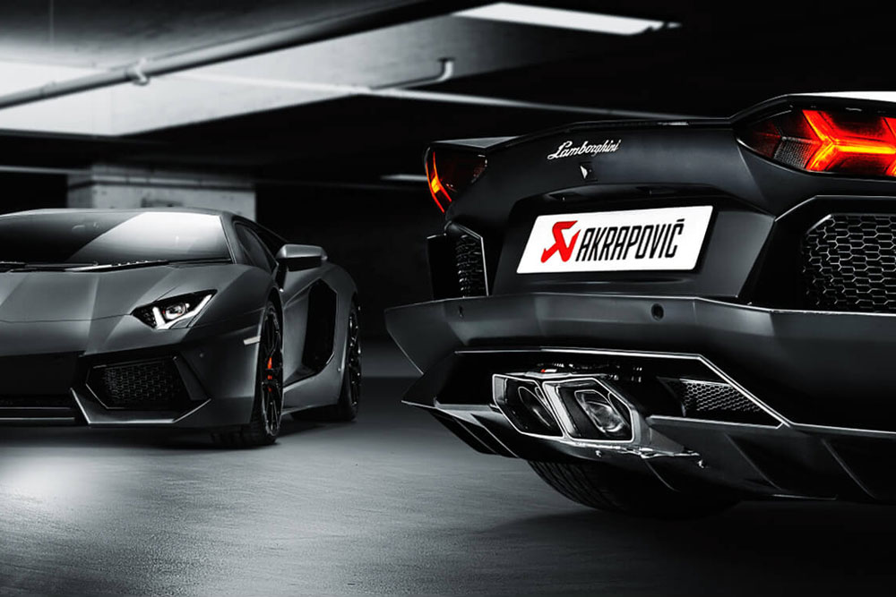akrapovic-bil-miljø.png