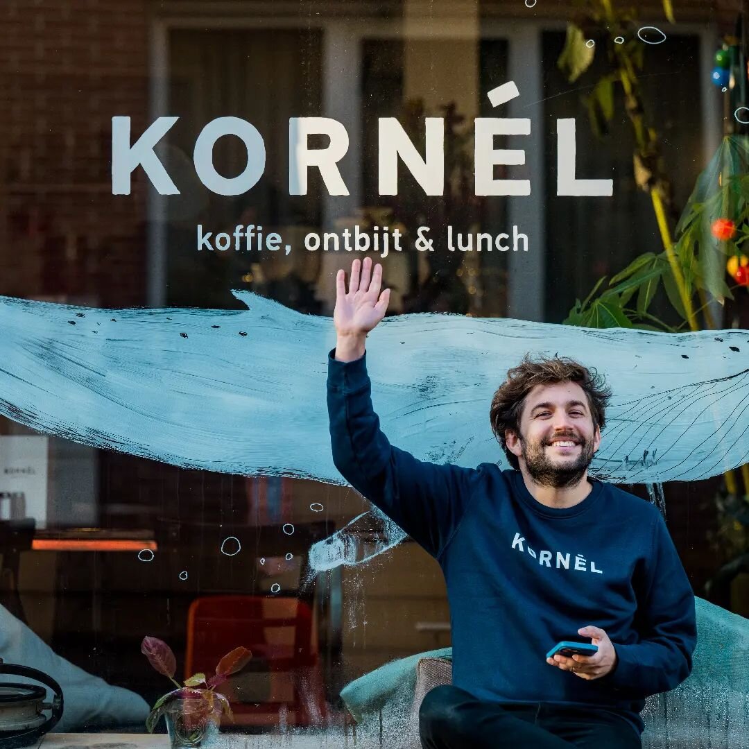 🙋&zwj;♂️Raise your hand als je een Korn&eacute;l trui wilt winnen! 
Check onze vorige give away post. 🎁

#korn&eacute;l #koffiebar #atelier #5jaarkorn&eacute;l