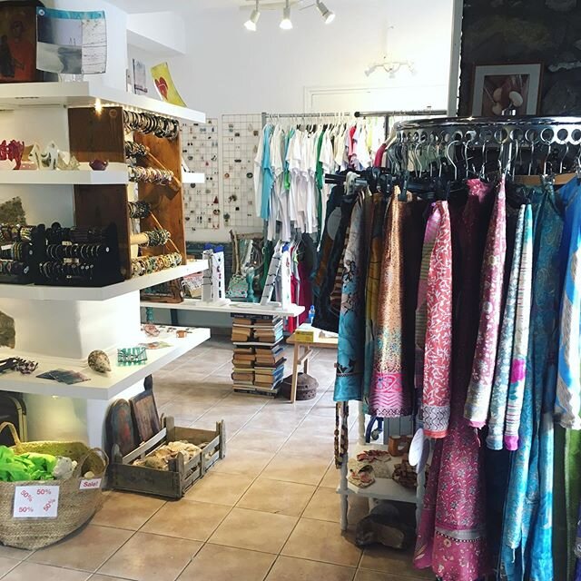 We are open! Come and visit us in #agiamarinaleros we have lots of exciting new products to show you @catherinasleros #greekcrafters #kilnformedglass #fusedglassart #leros #lerosisland🇬🇷 #shoppingingreece #greekislandshopping #greekislandlife #inde