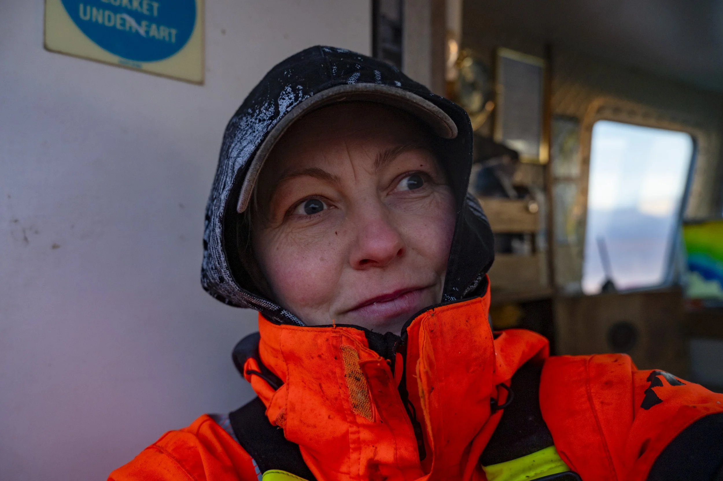 Lena – fotograf, fugleentusiast og lidenskapelig innehaver av Solværøyan Birds & Beds