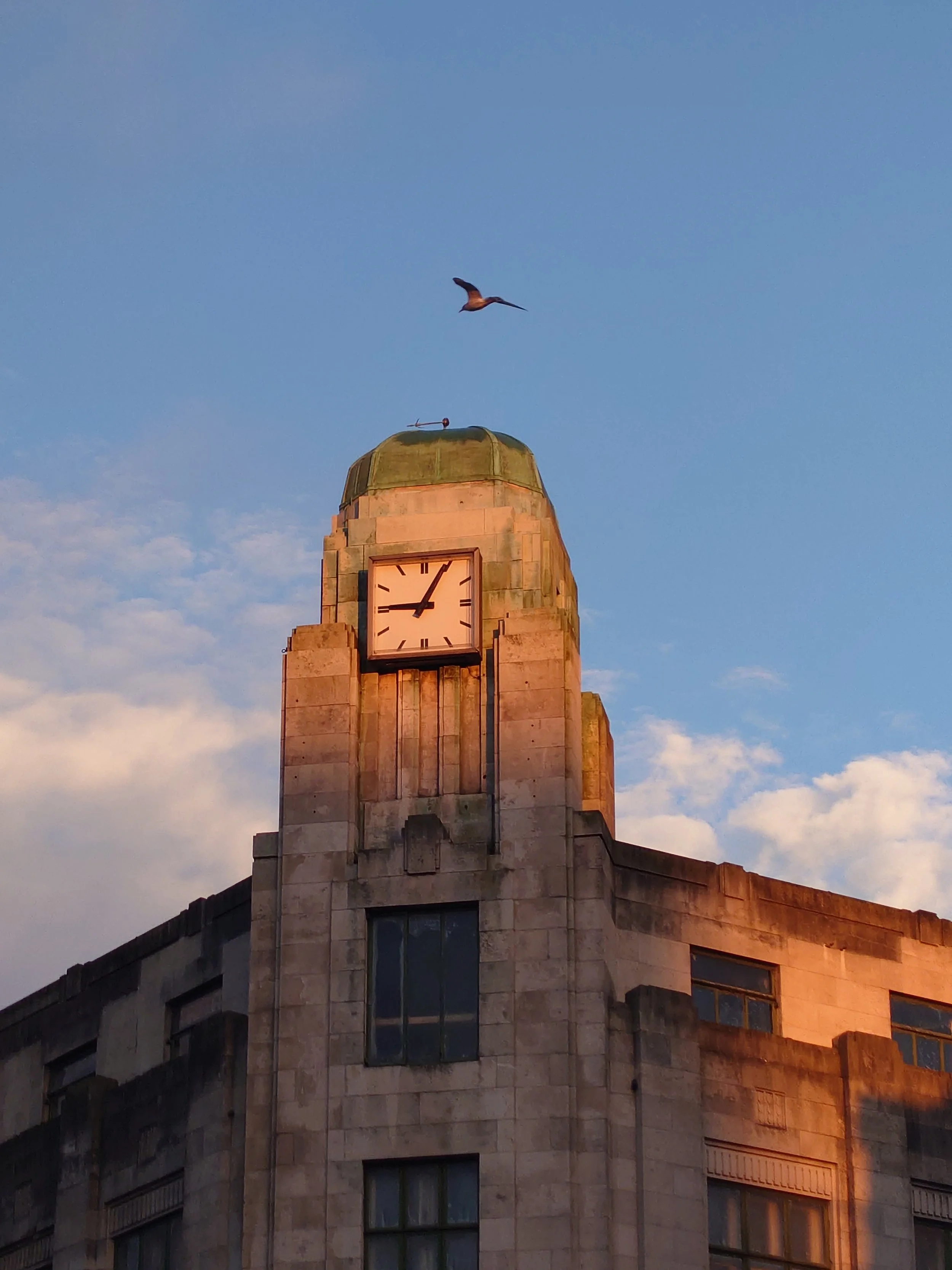 Chilly morning on Royal Avenue