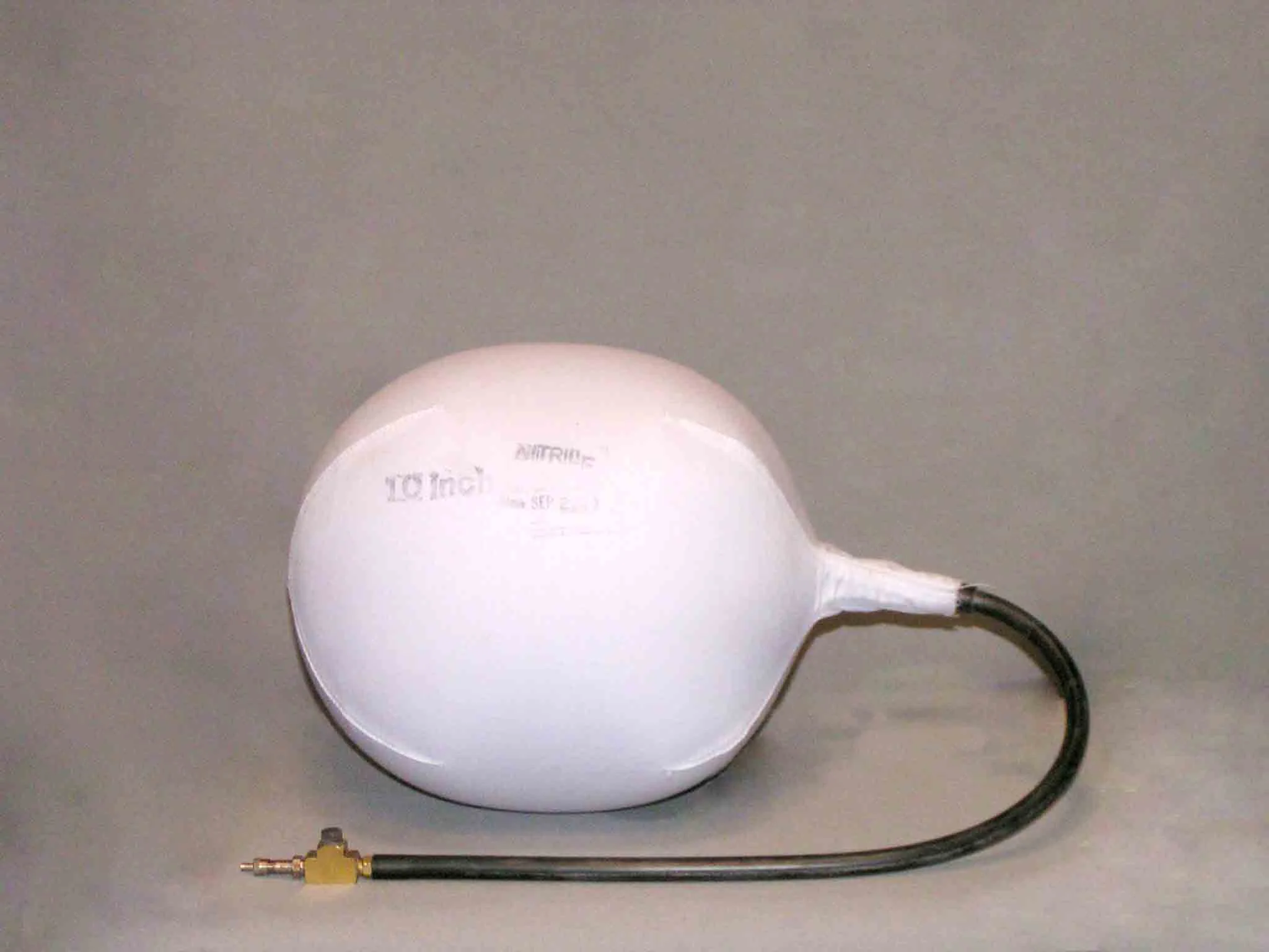 TYPE “C” Bag come standard with a white canvas cover, brass tee connection with inflation/deflation valve. The brass tee allows for the option to attach a pressure gauge (to monitor pressure in the bag). The canvas cover can be flame retarded for any job that requires welding near the bags. The Type “C” Bag are available in Natural Gum Rubber or Nitrile Rubber.