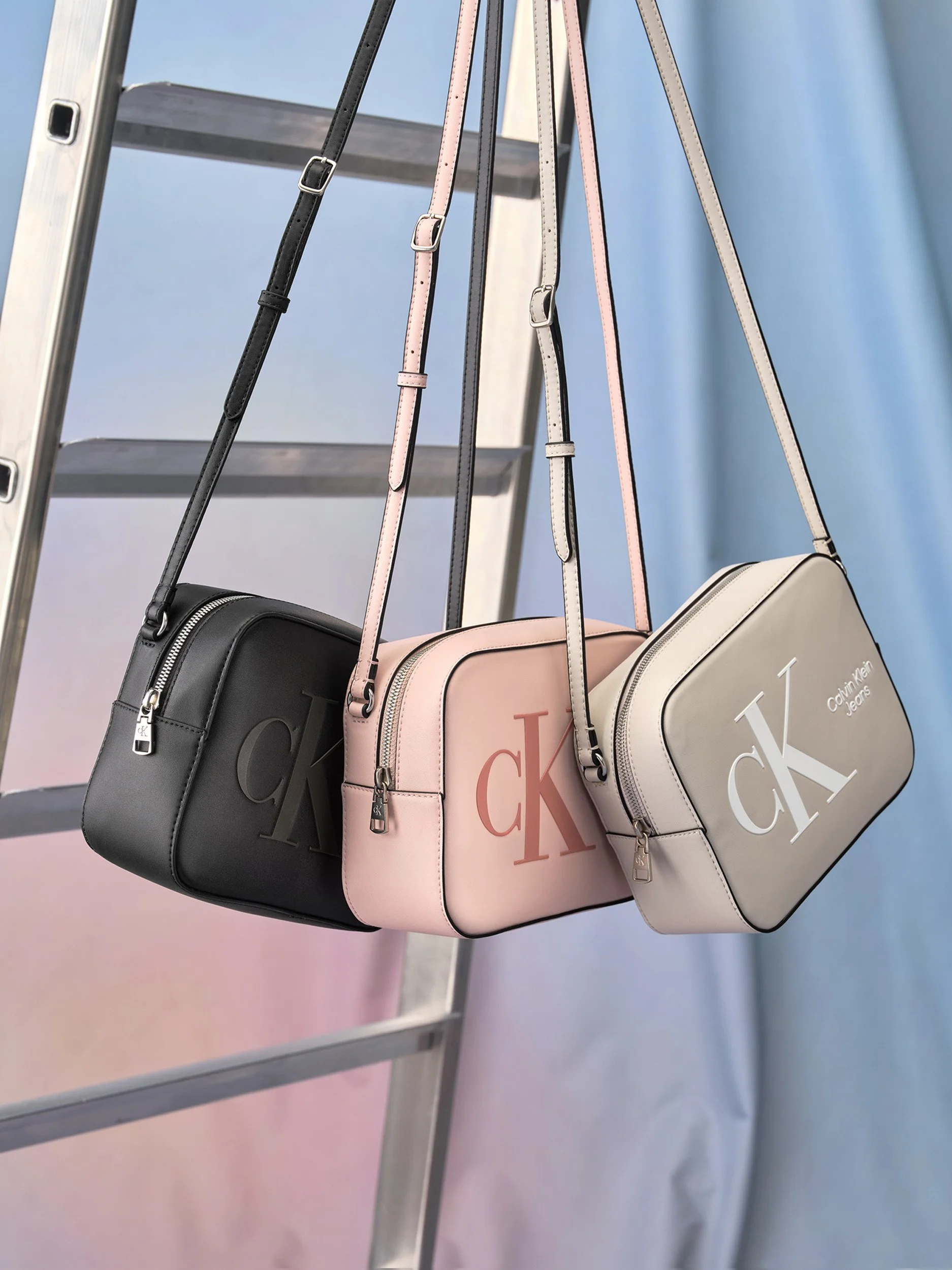 SP22_CKJ_W_ACC_COMM LOOK_LOOK04#000228.jpg