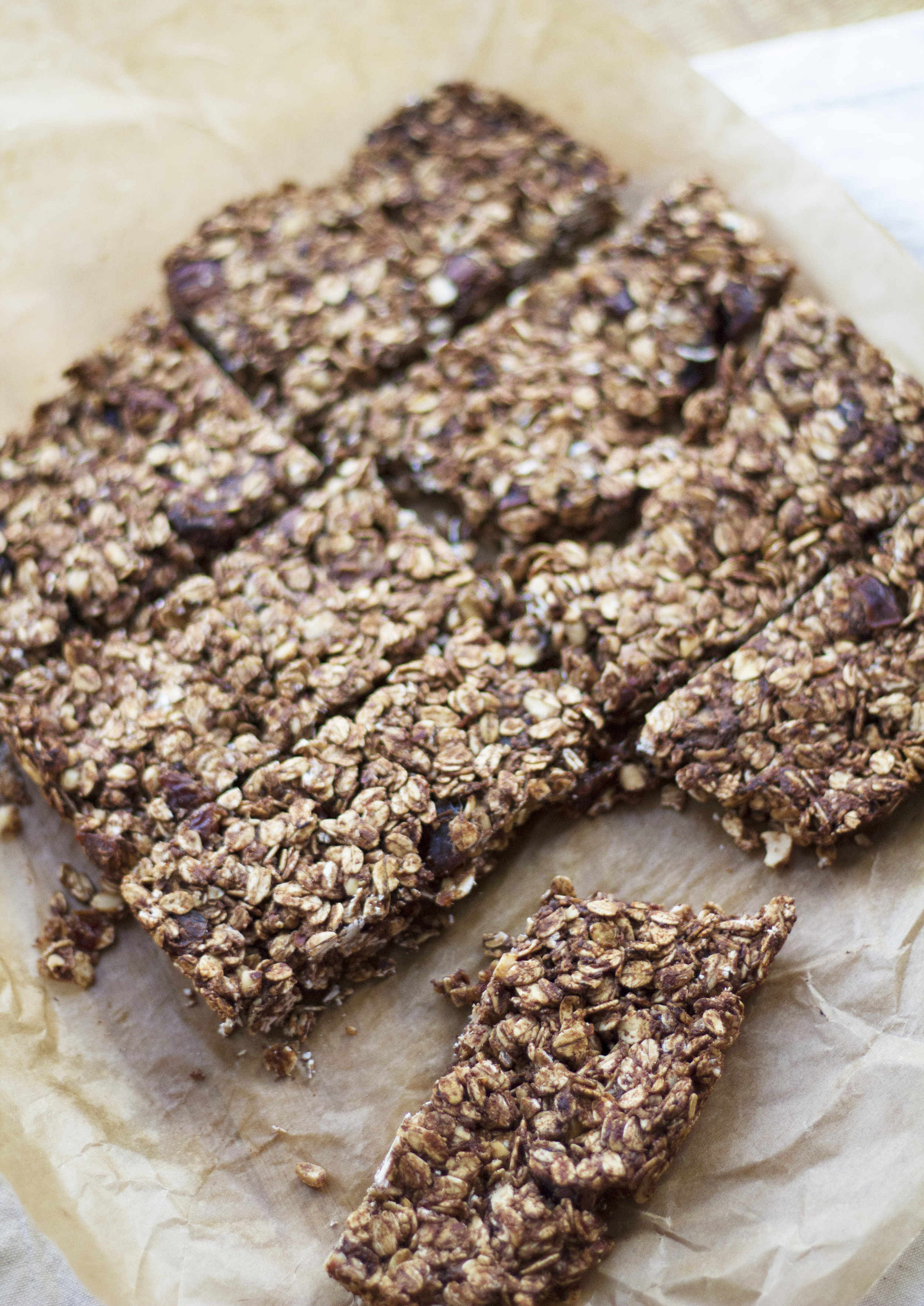 Chocolatey peanuty breakfast bars (that you can eat any time of the day, not just breakfast). - prep time 5 mins total time 30 mins serves 8