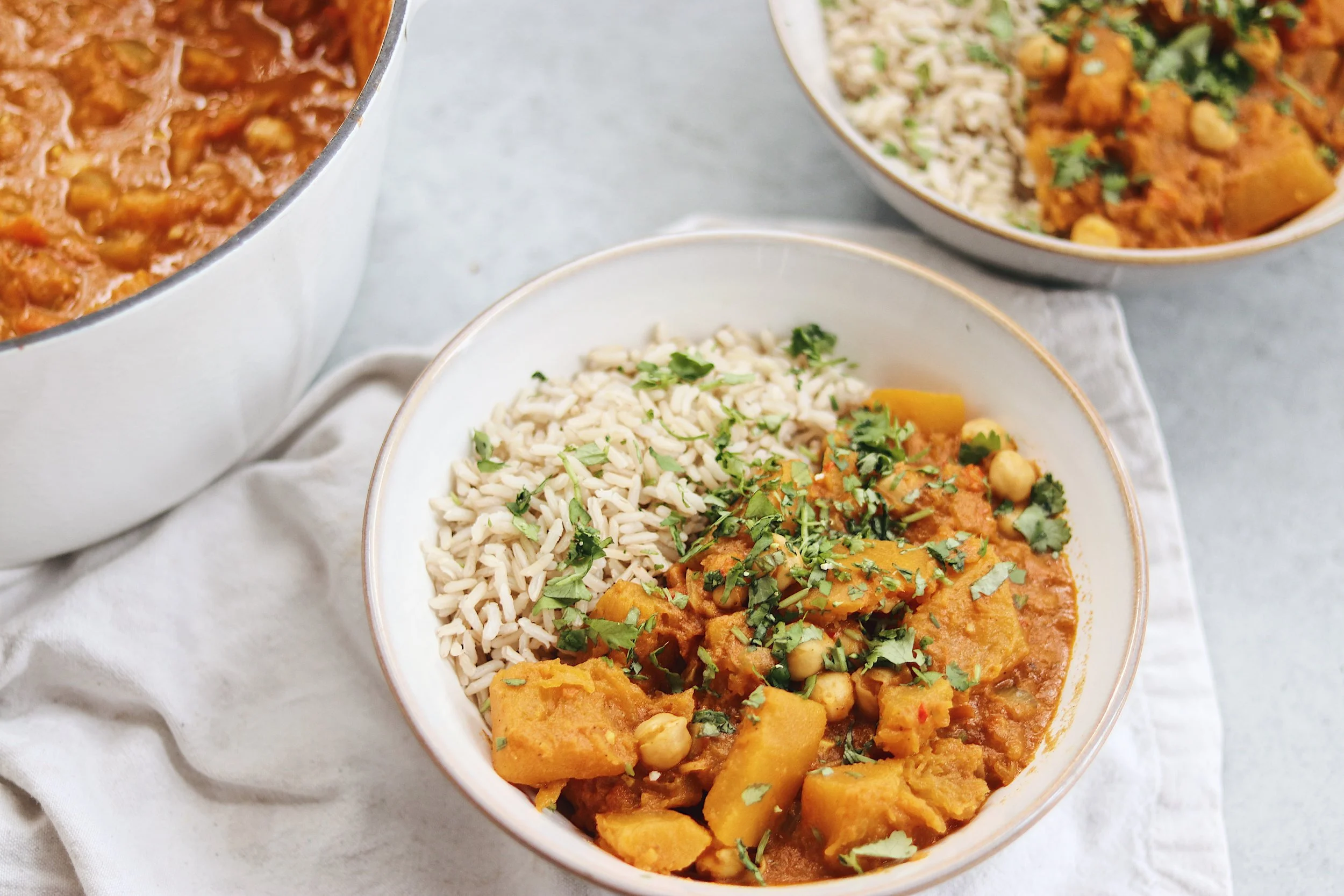 Easy Vegan Pumpkin & Chickpea Coconut Curry — madeleine olivia