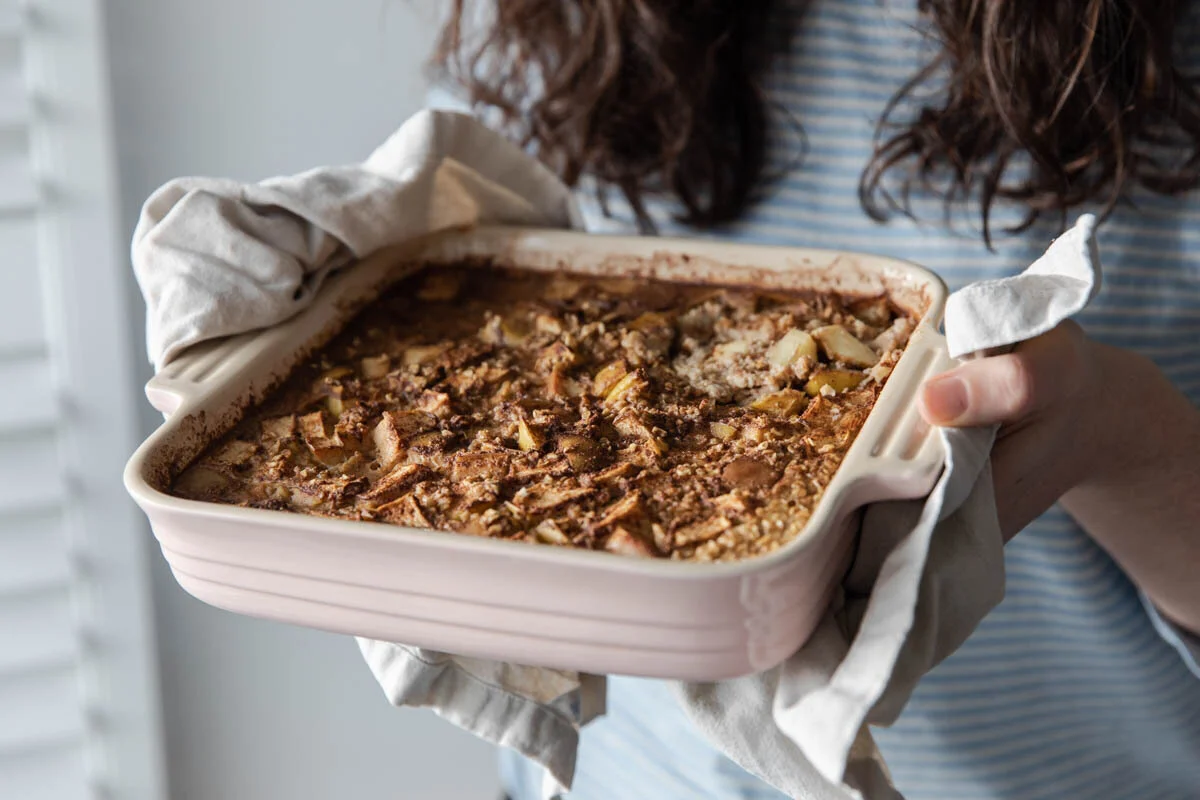 Prepare ahead of time and bake your oats with some local and seasonal fruit to make delicious vegan baked oats. Plus it&rsquo;s insanely cheap!