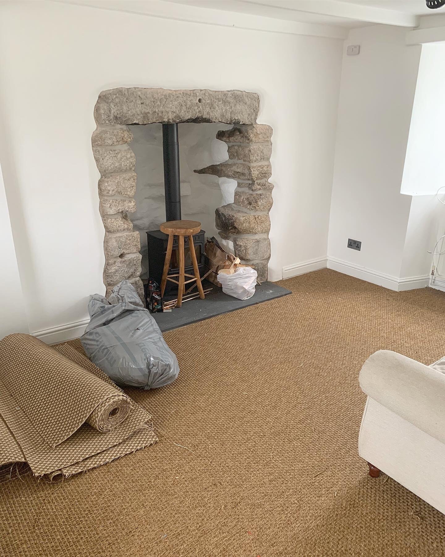 livingroomcarpet.JPG