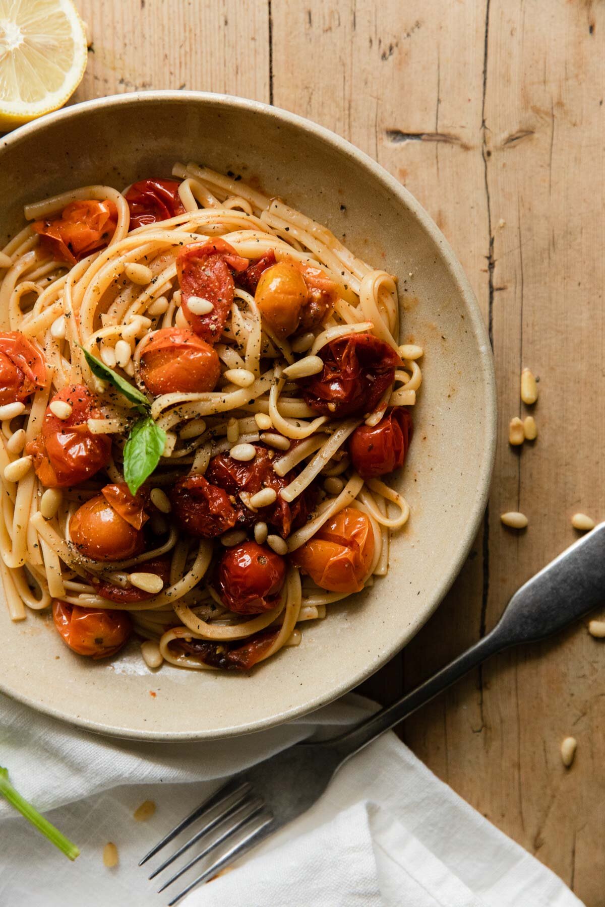 Easy roasted tomato pasta with lemon