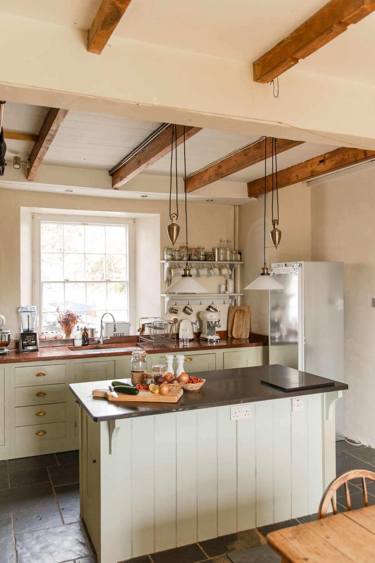 Georgian country house tour - kitchen island