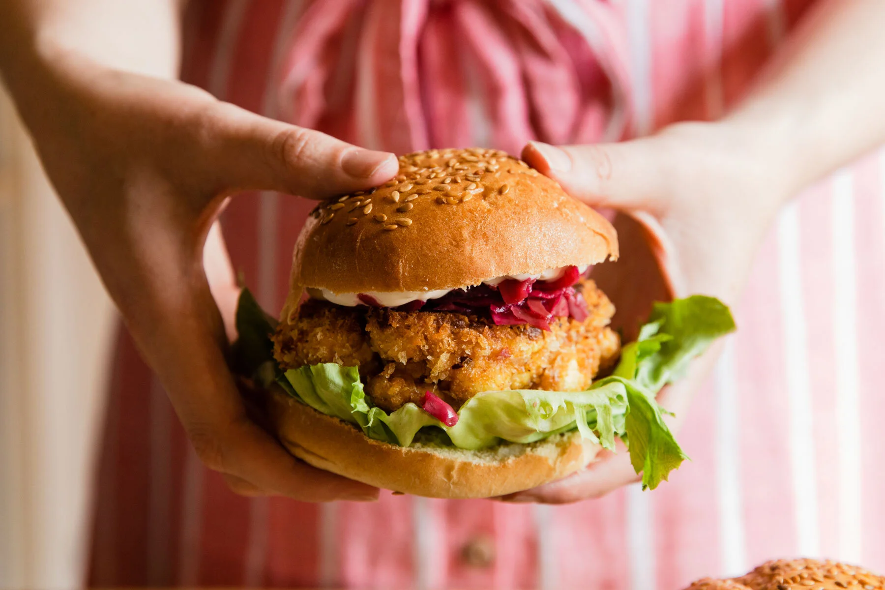 spicy-cauliflower-burger-vegan