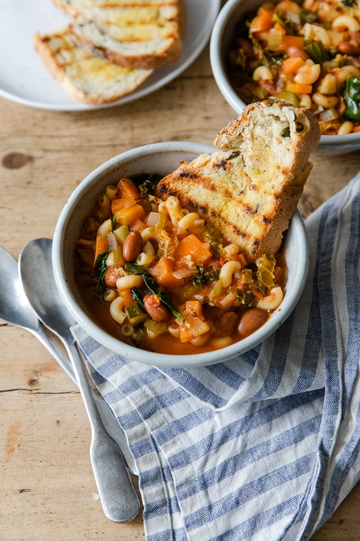 Easy vegan minestrone soup